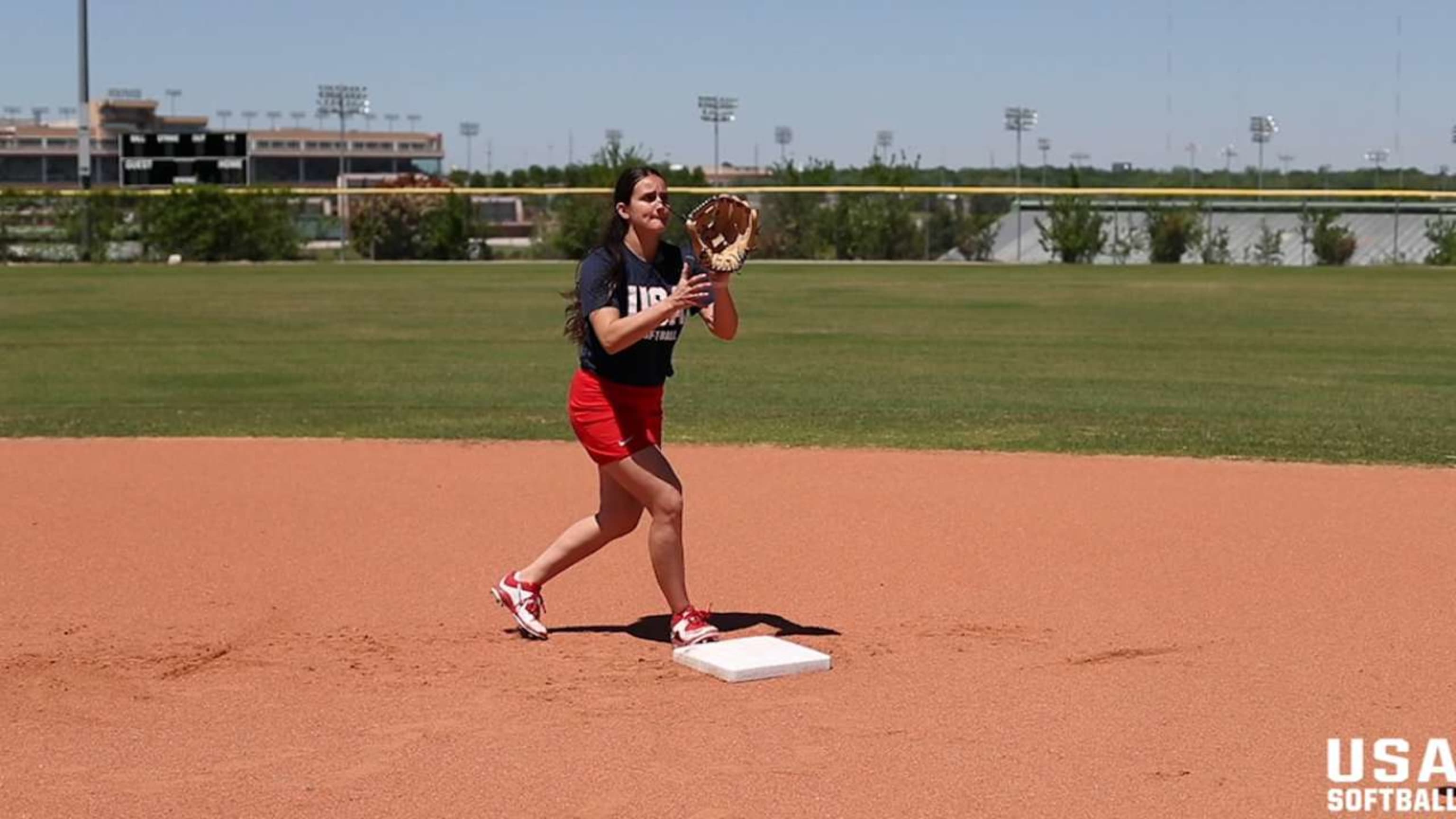 USA Softball double play - Short