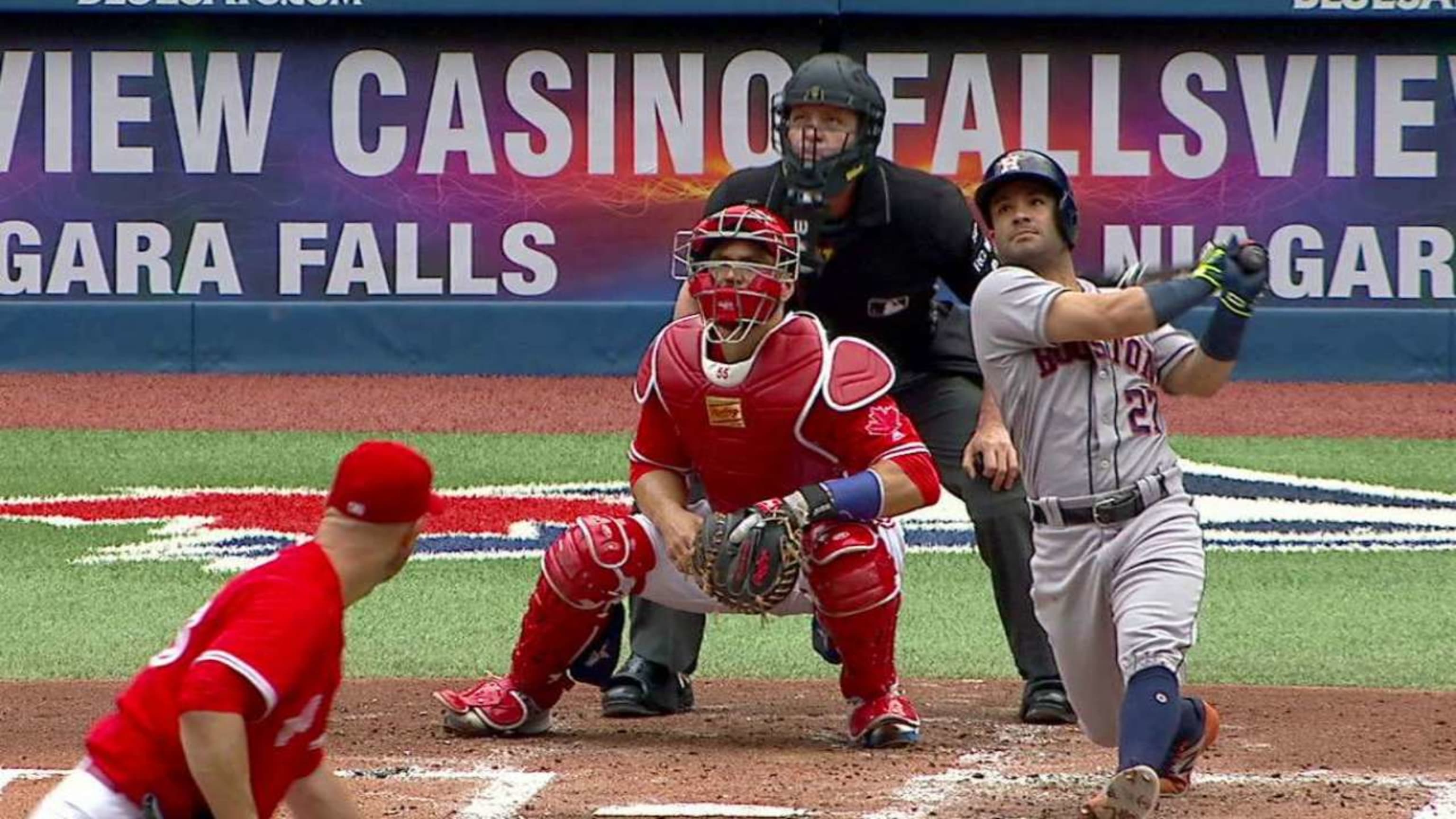 Altuve's two-run homer