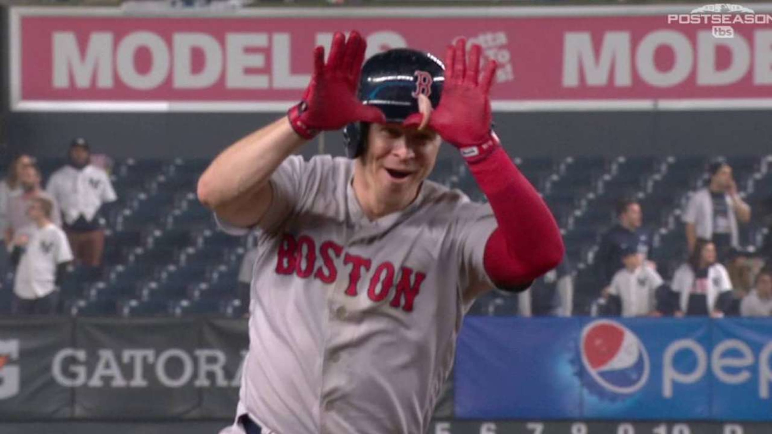 Watch: Red Sox's Brock Holt hits for cycle vs. Yankees in ALDS 