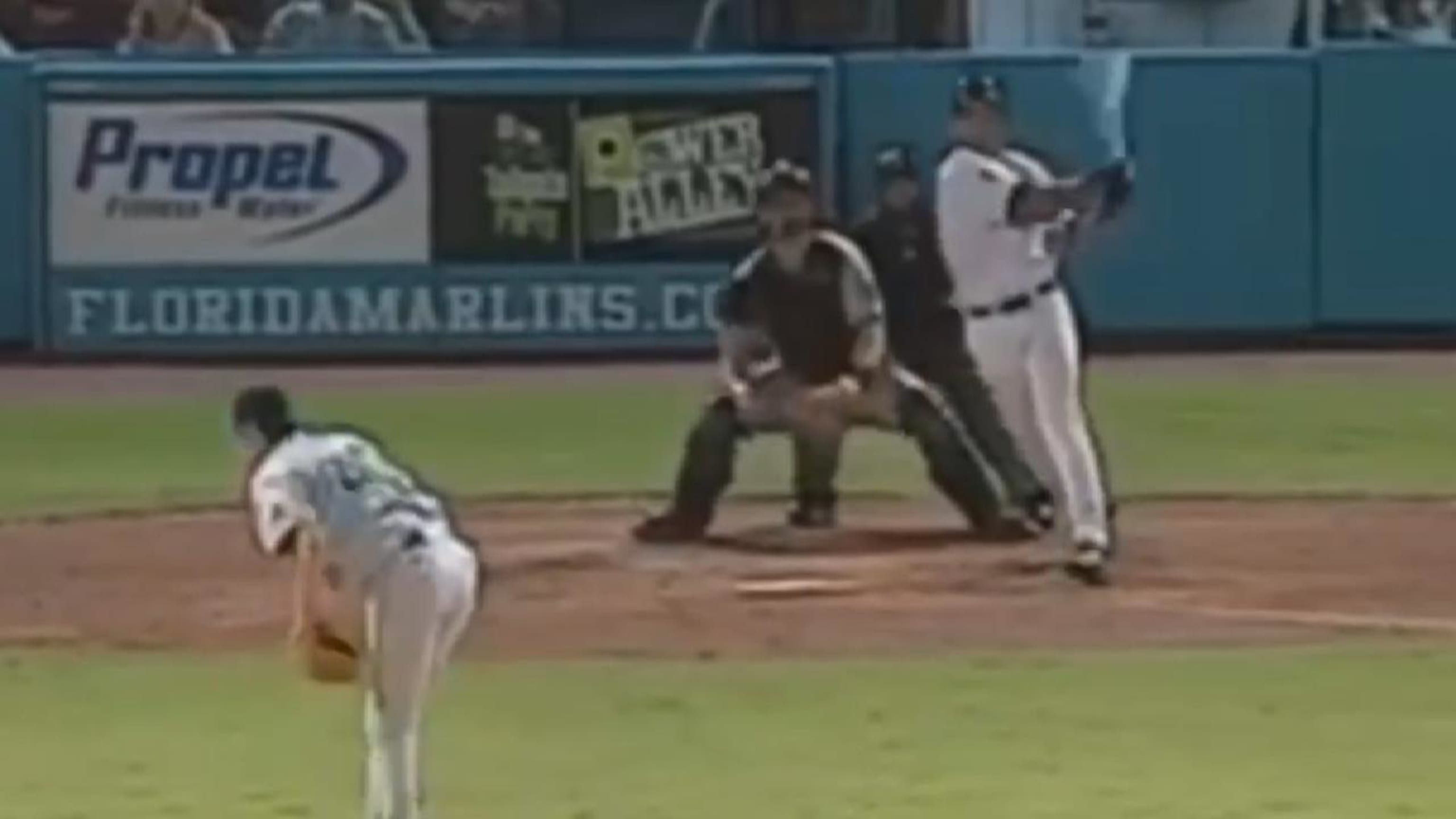 TB@FLA: Cabrera hits a walk-off homer in his debut 