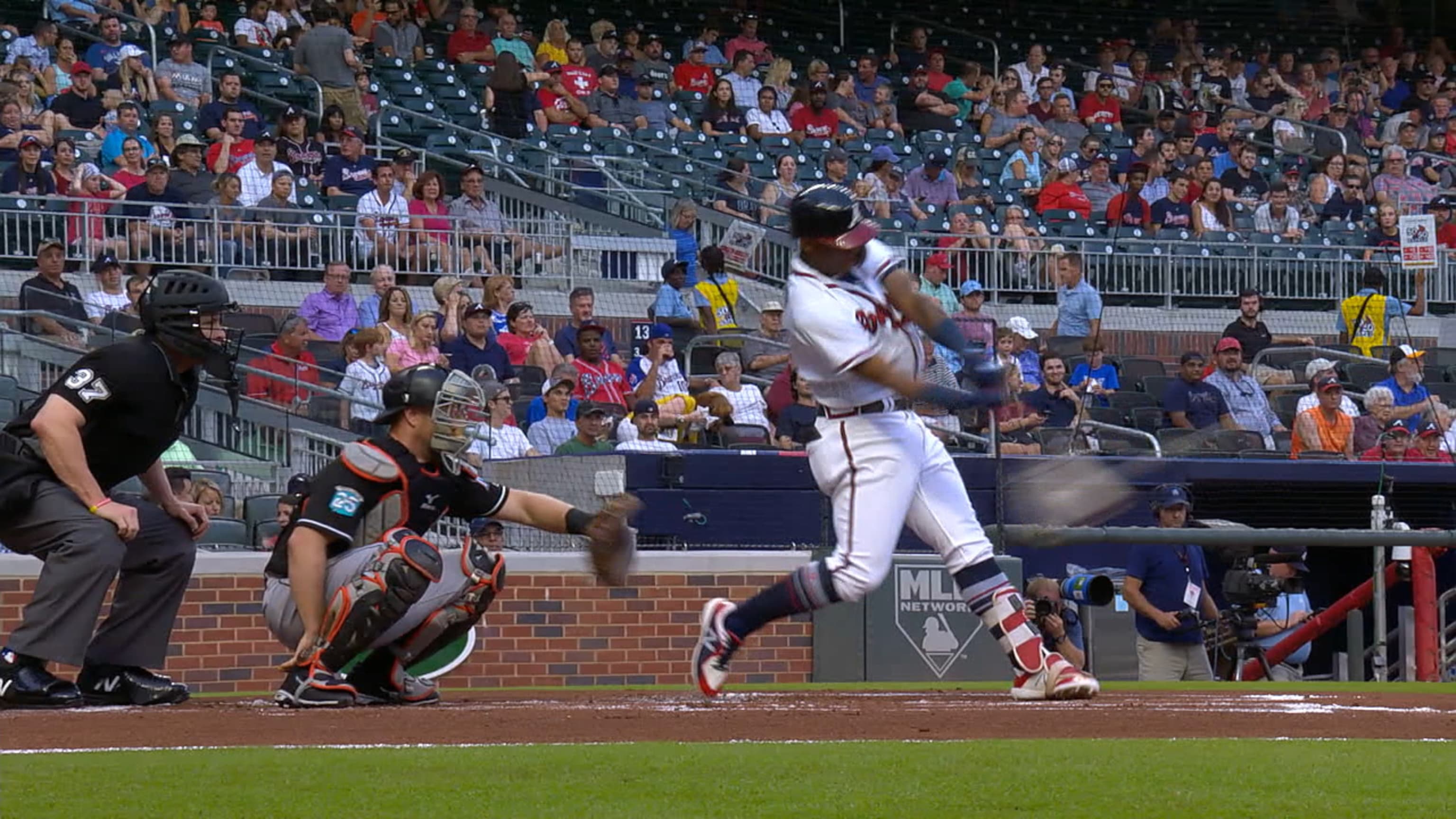 Acuña Jr.'s 3 straight leadoff HRs