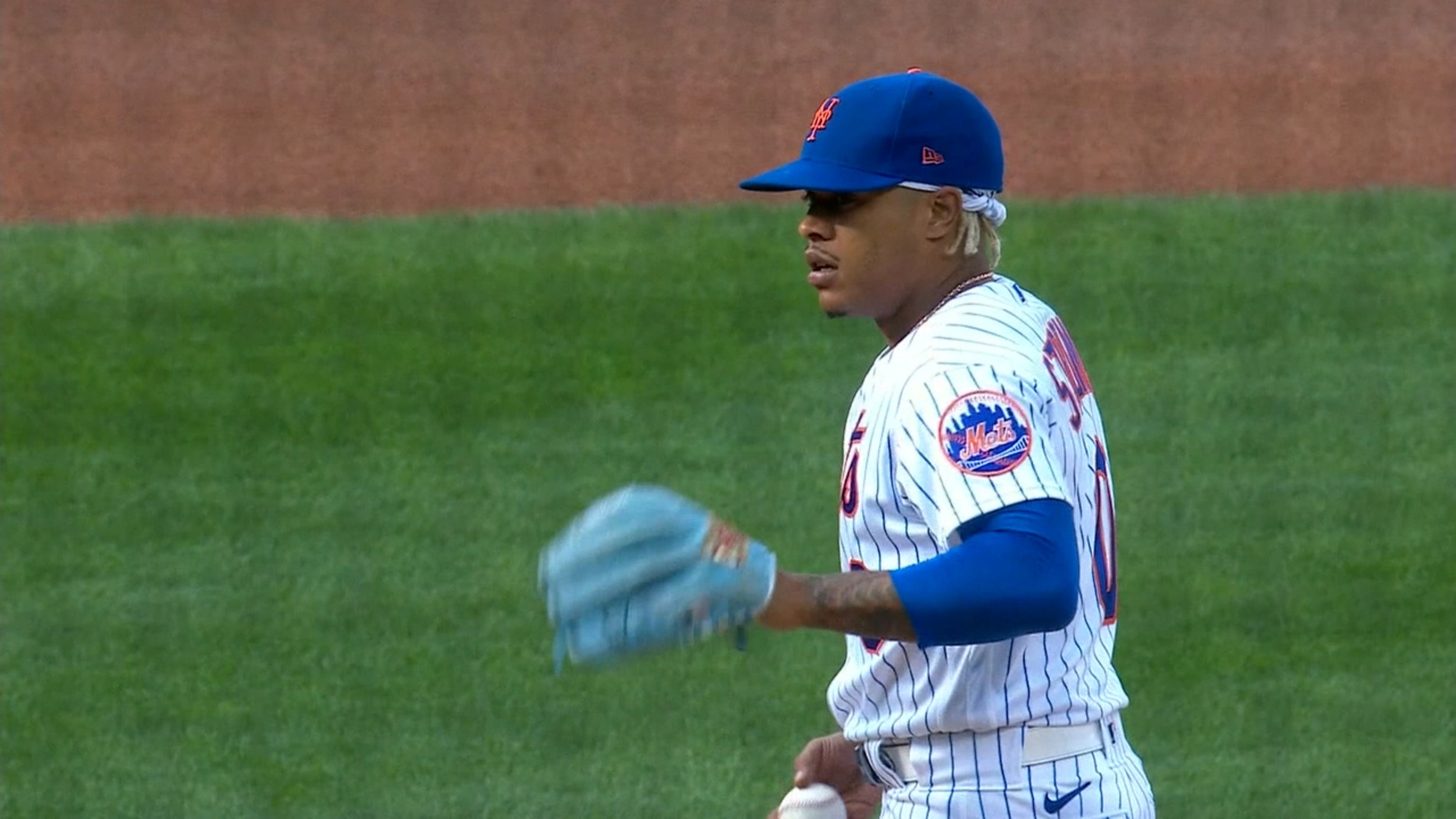 Marcus Stroman steals, pitches Mets to win in Game 1