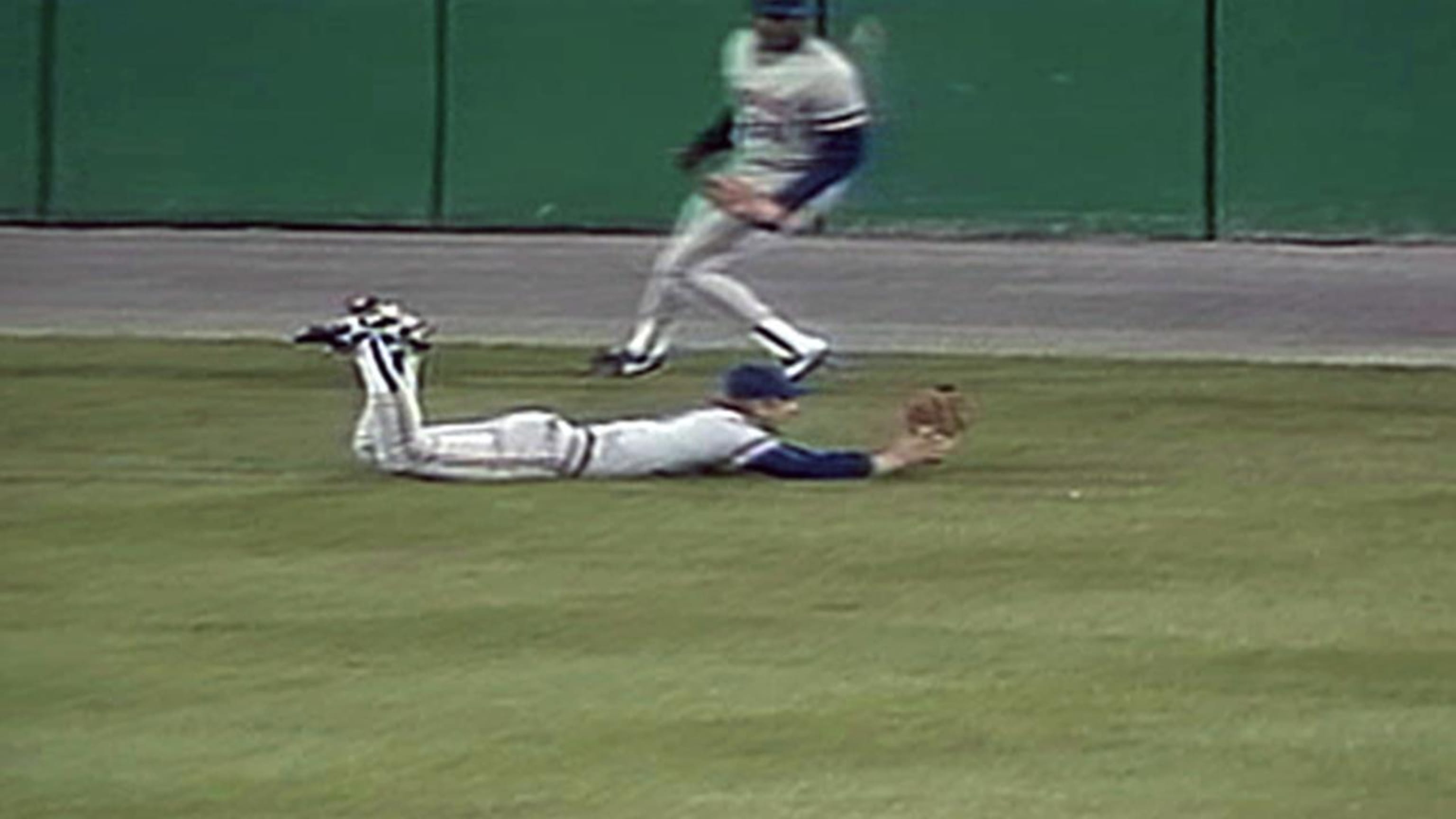 Yount's catch saves no-no
