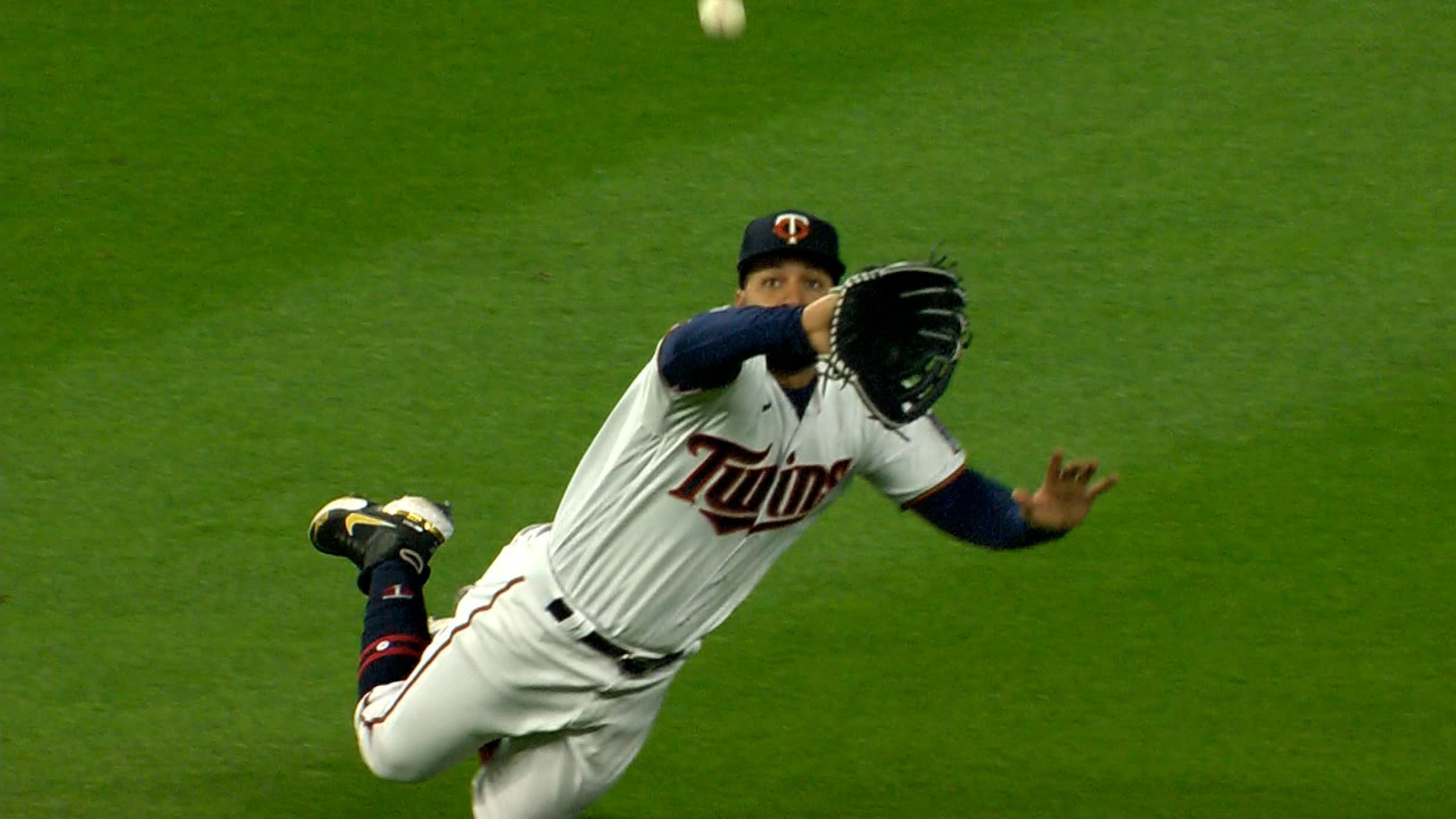 WATCH: Twins infielder José Miranda talks first MLB offseason at