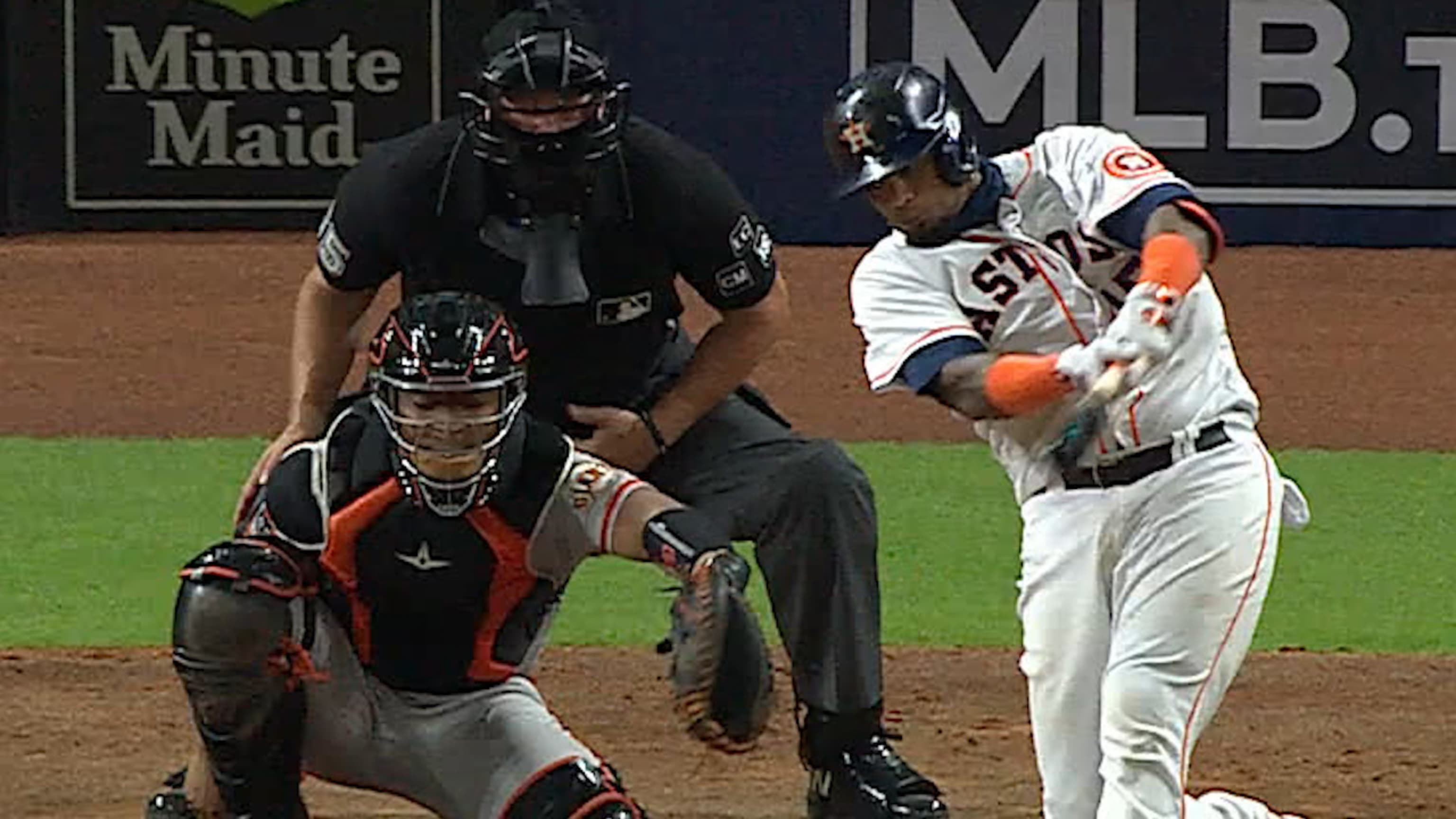 Martin Maldonado pega HR solitario