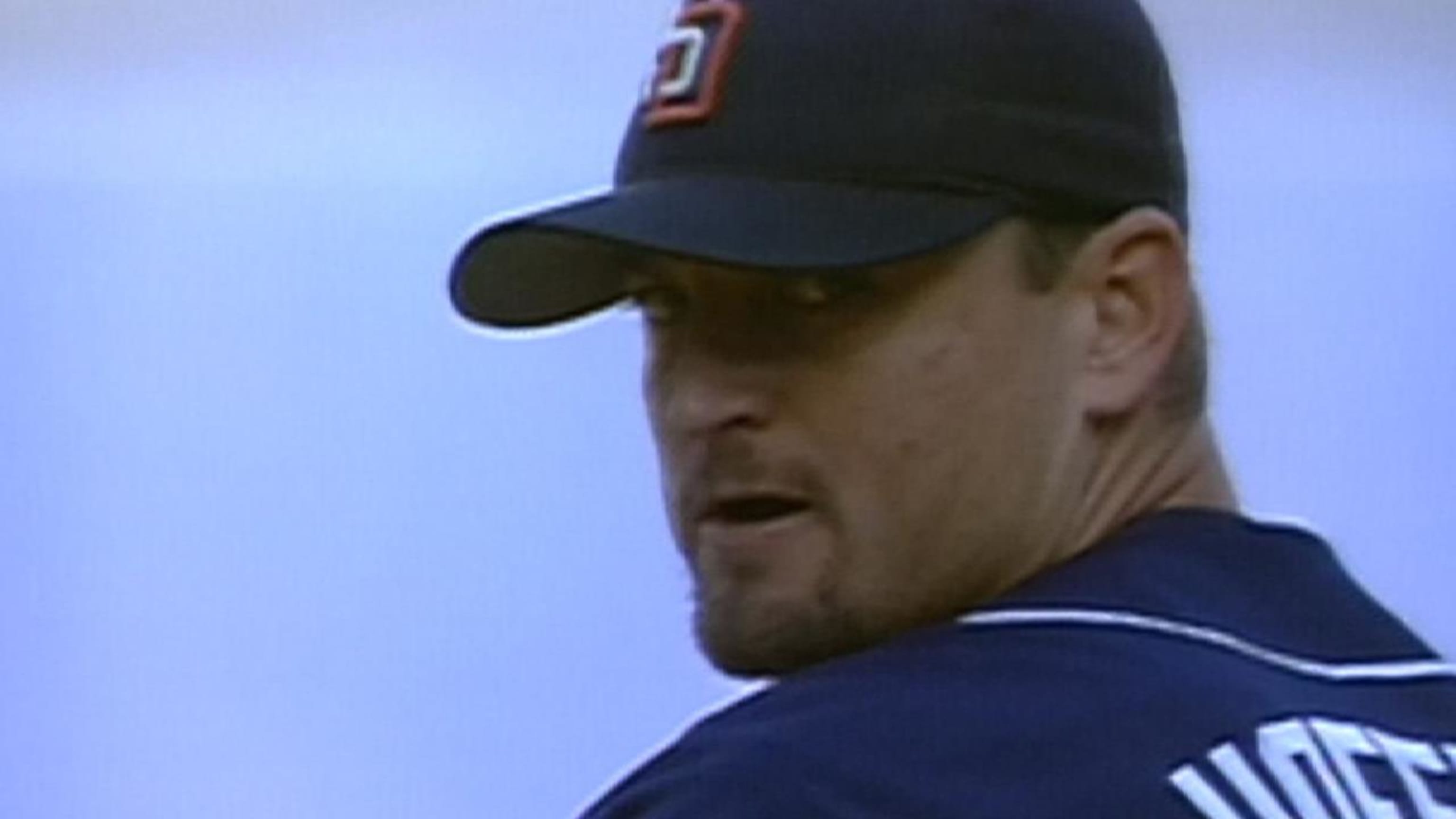 1998 NLCS Gm5: Tucker hits a go-ahead three-run homer 