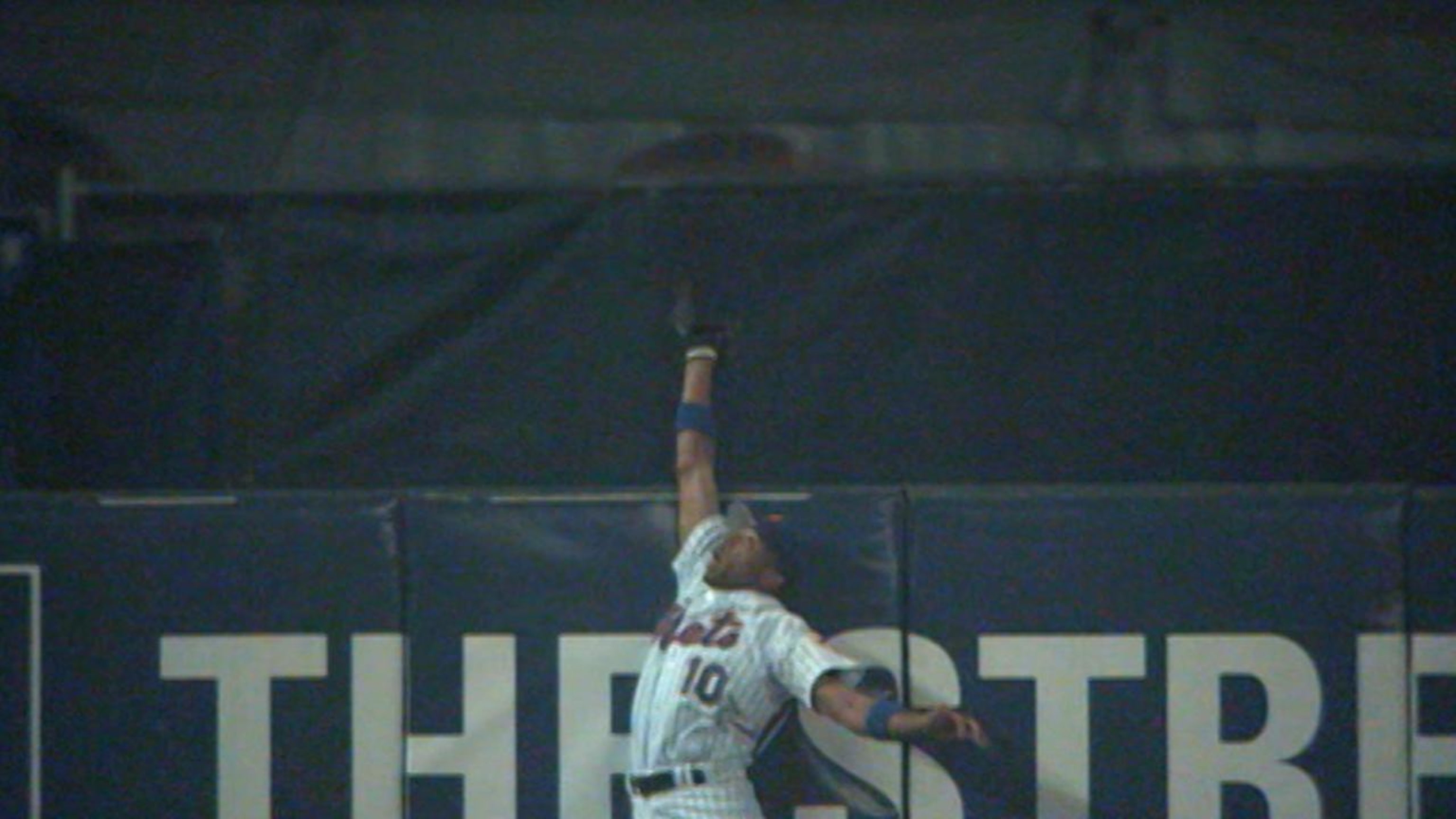 Endy's catch; Beltran frozen