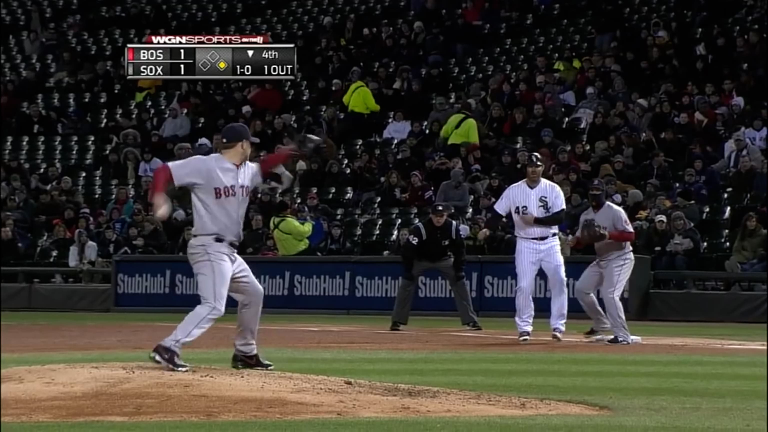 Peavy attempts to pick off Dunn