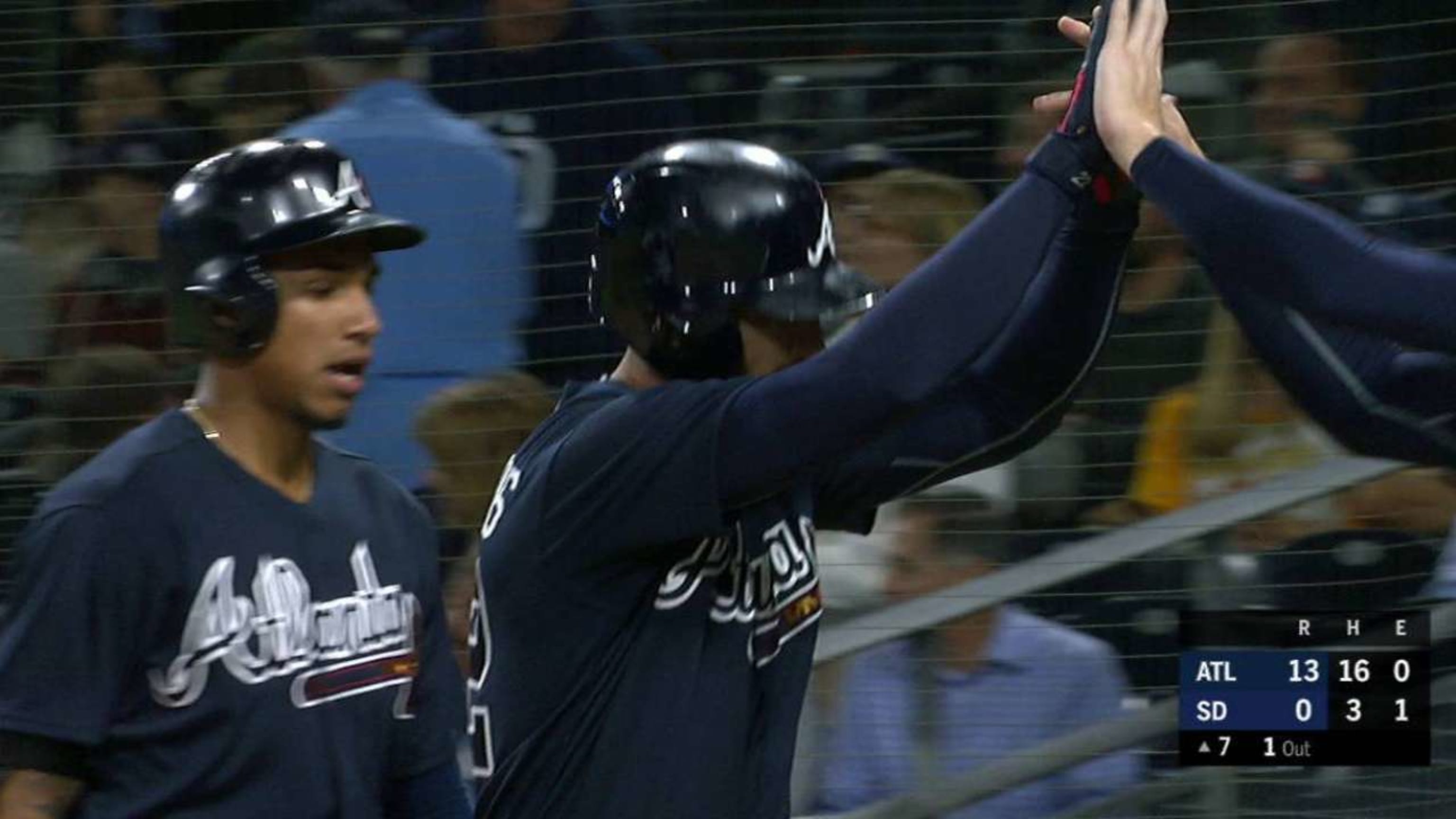 Markakis' towering 3-run homer