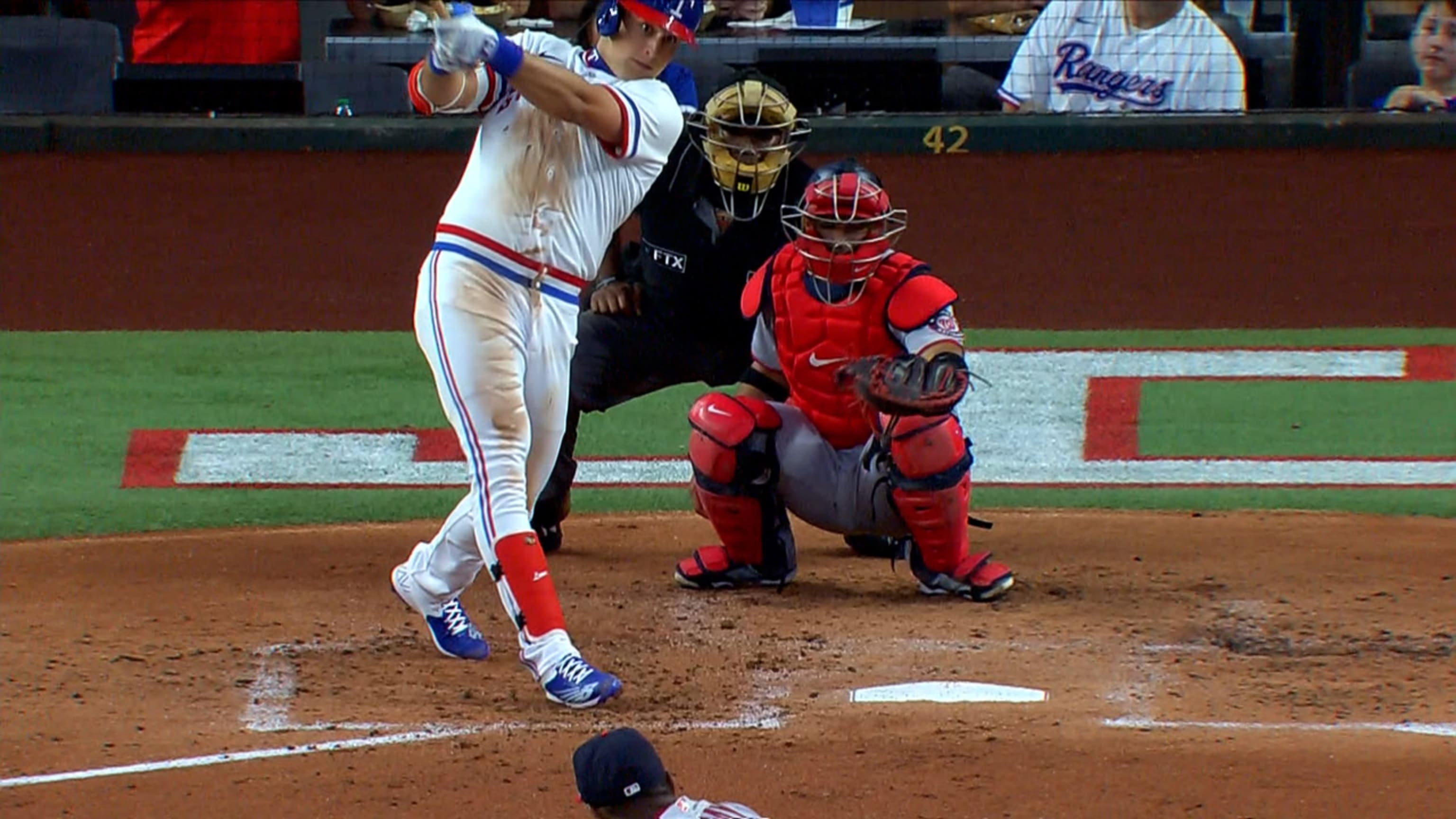 Adolis García hits grand slam in Rangers' eight-run inning