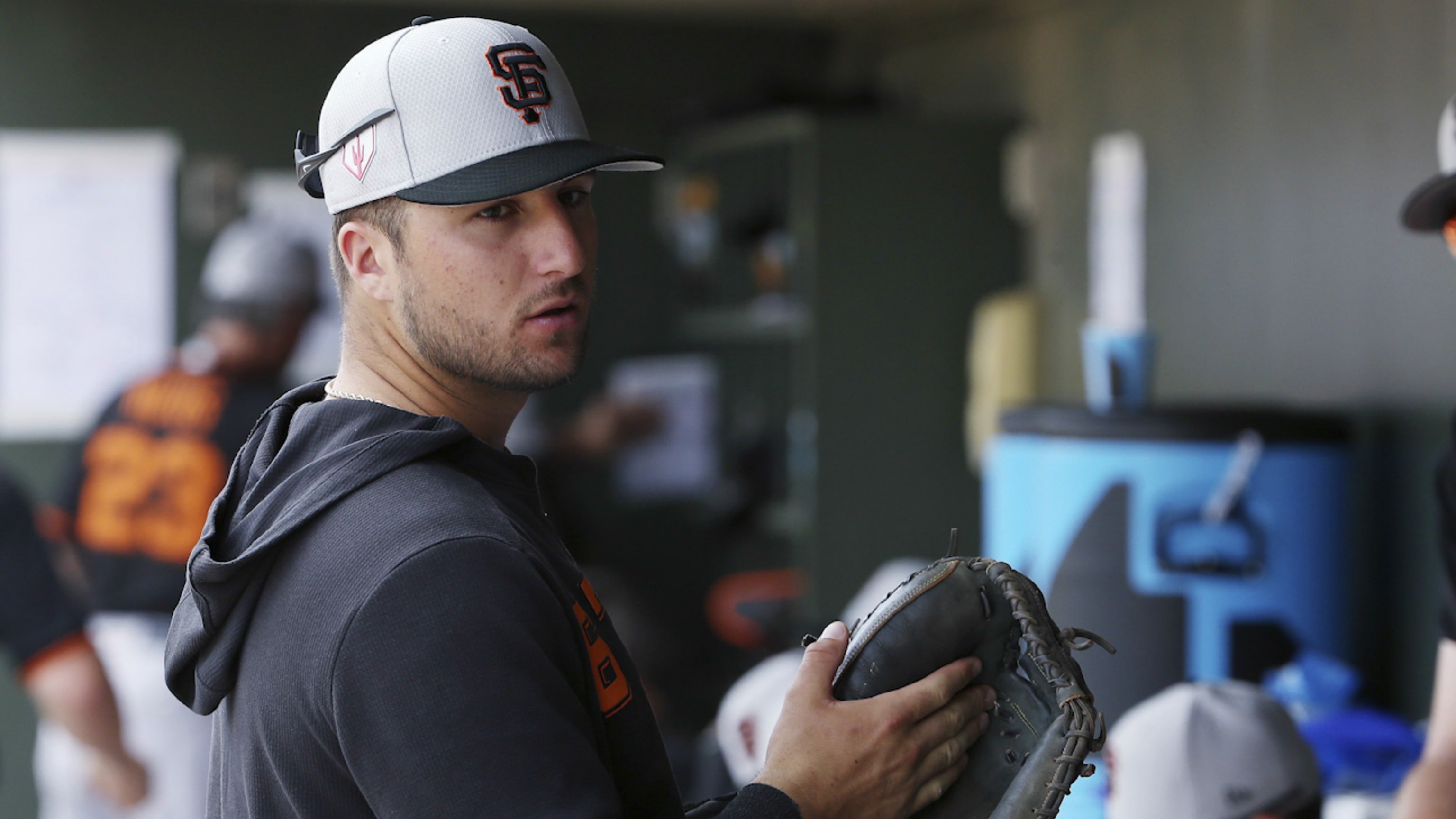 Giants evaluating replacements for Buster Posey