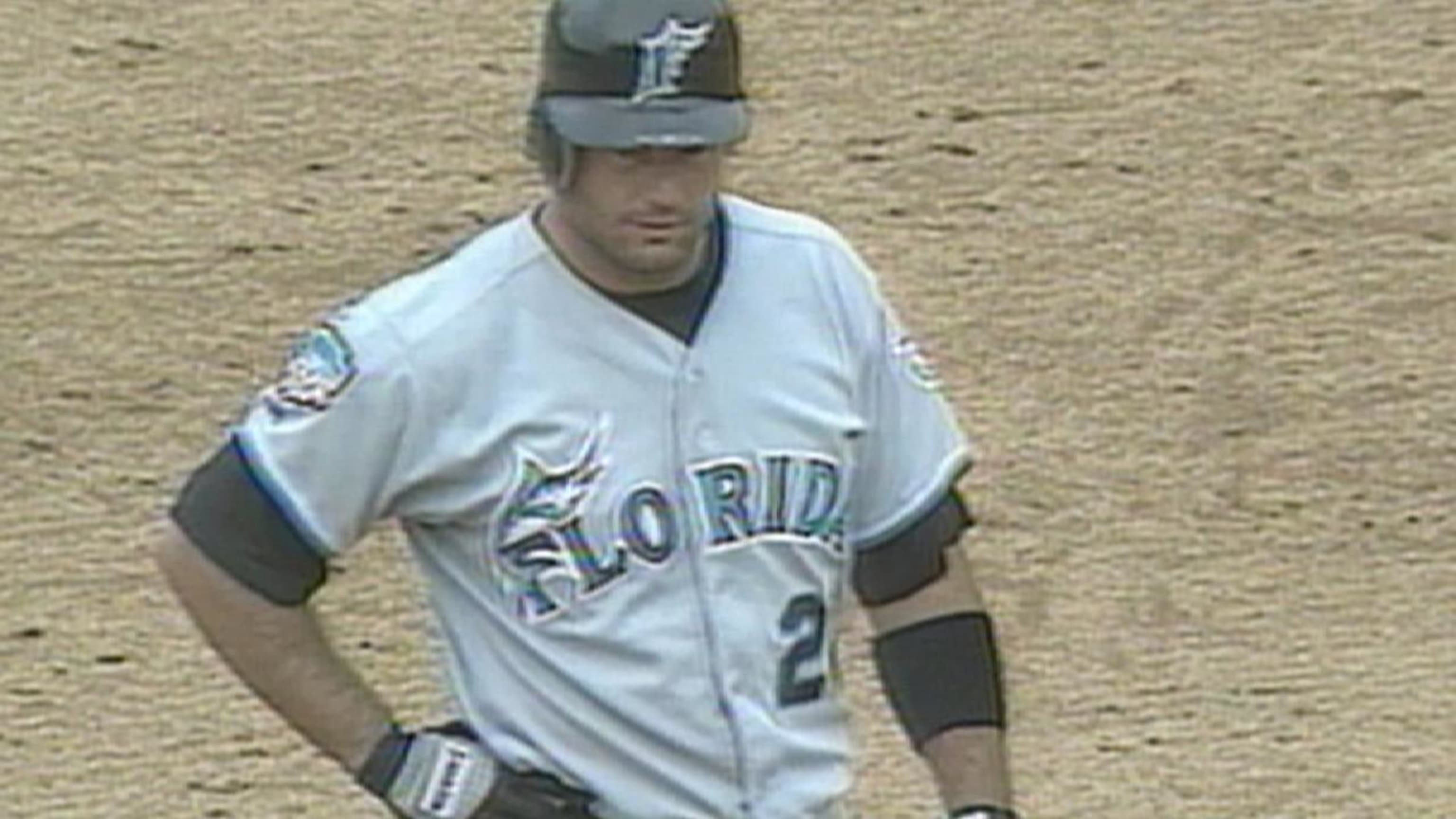 Daulton's go-ahead double in 9th