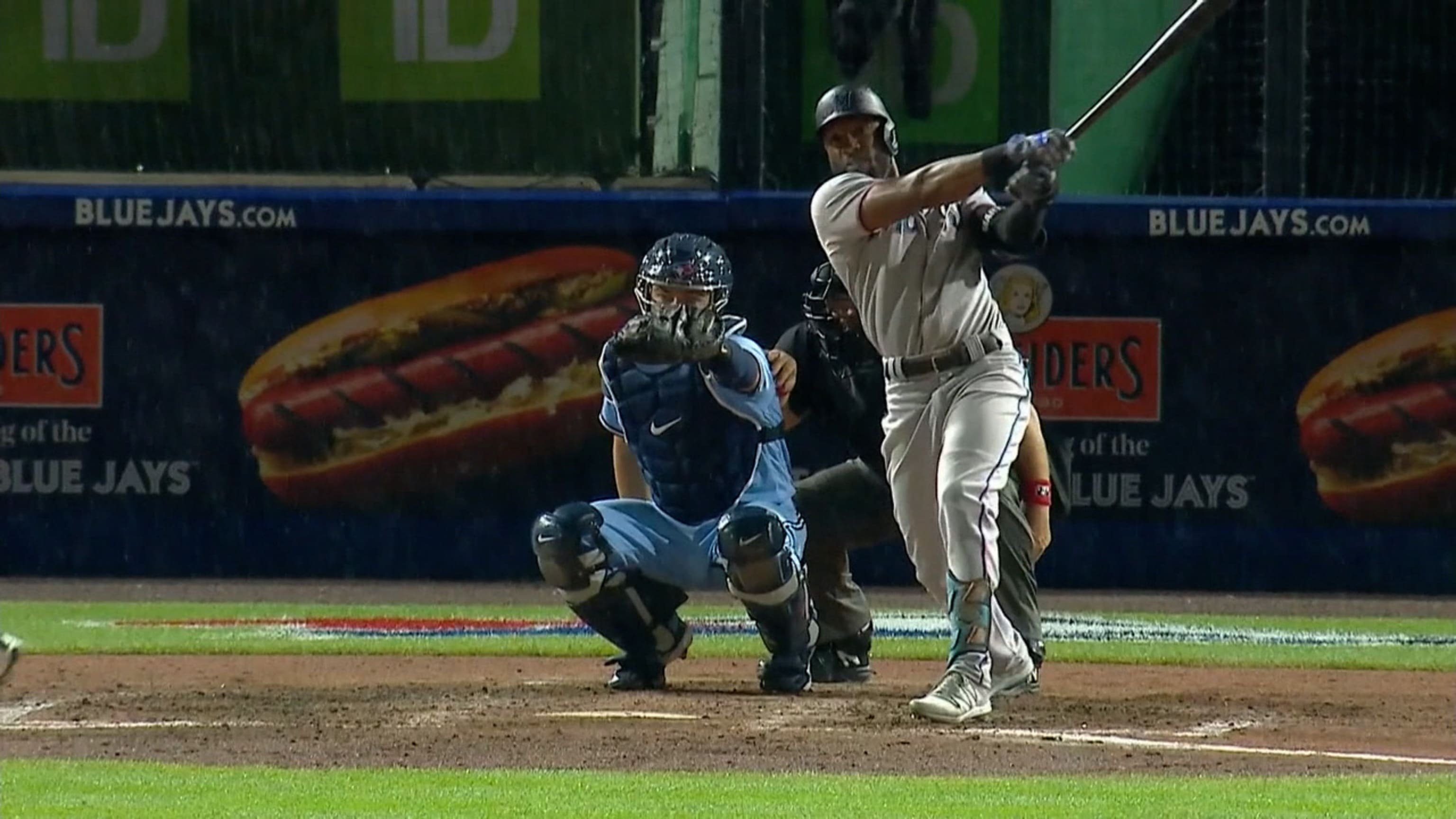 Starling Marte suena HR solitario