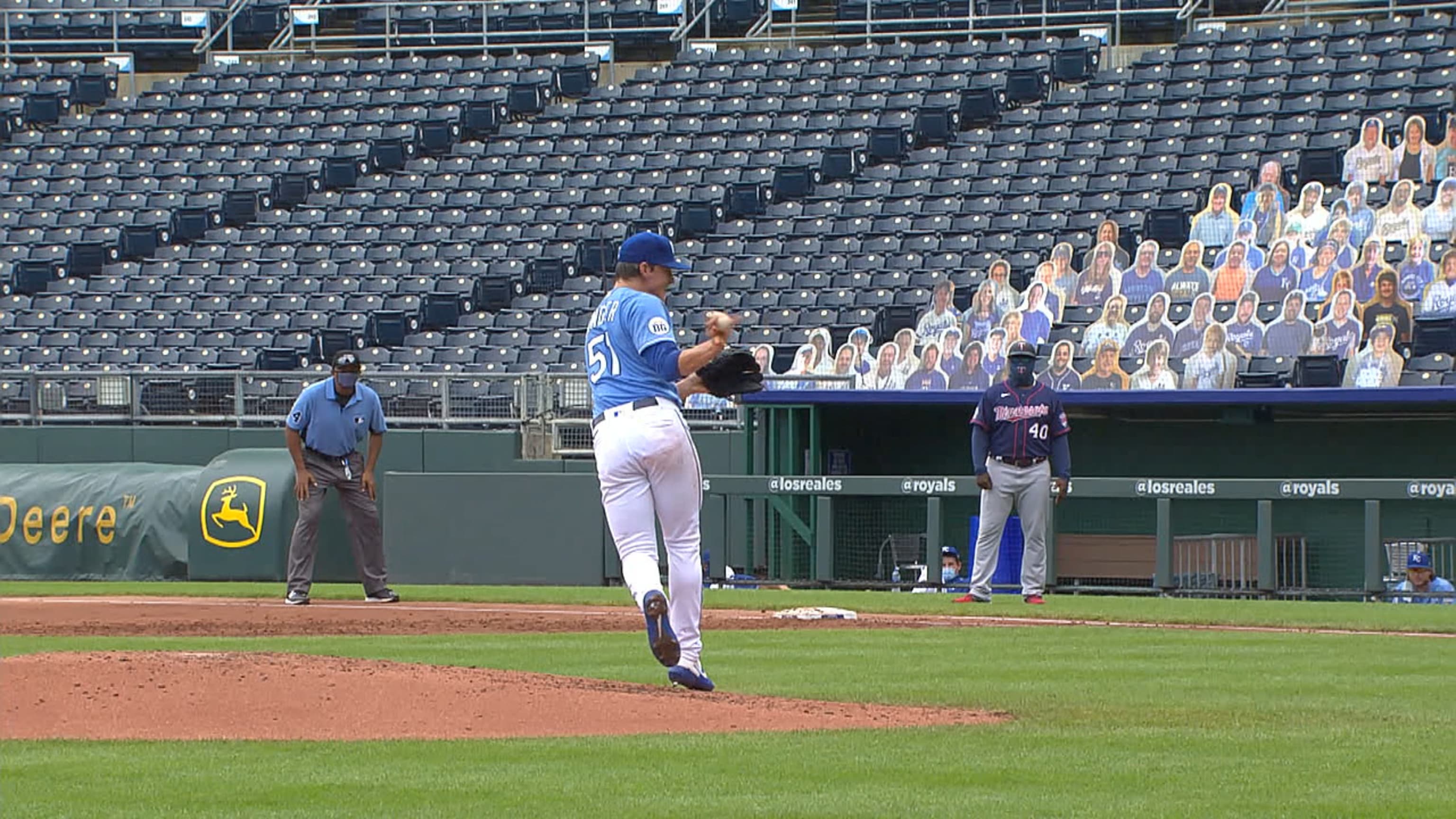 Royals' Brady Singer aims to cool off red-hot Dodgers