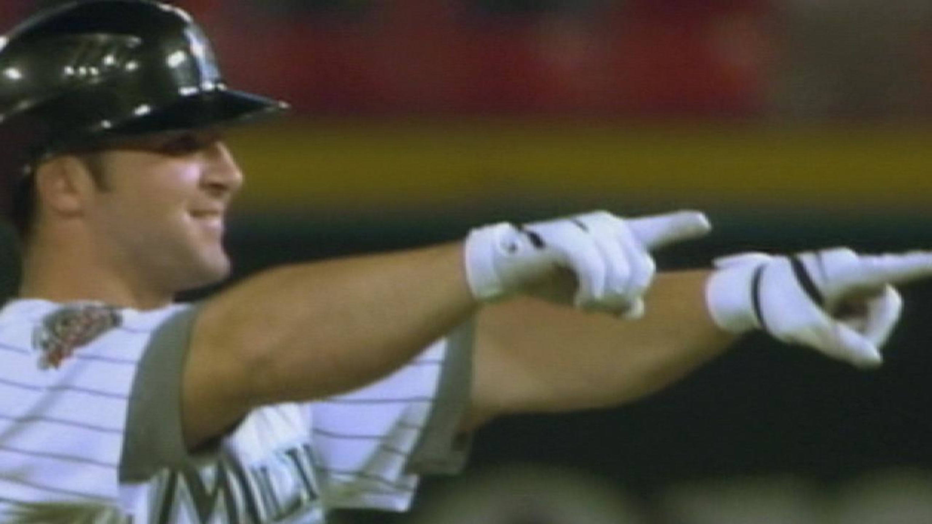 Uggla's walk-off double in 10th