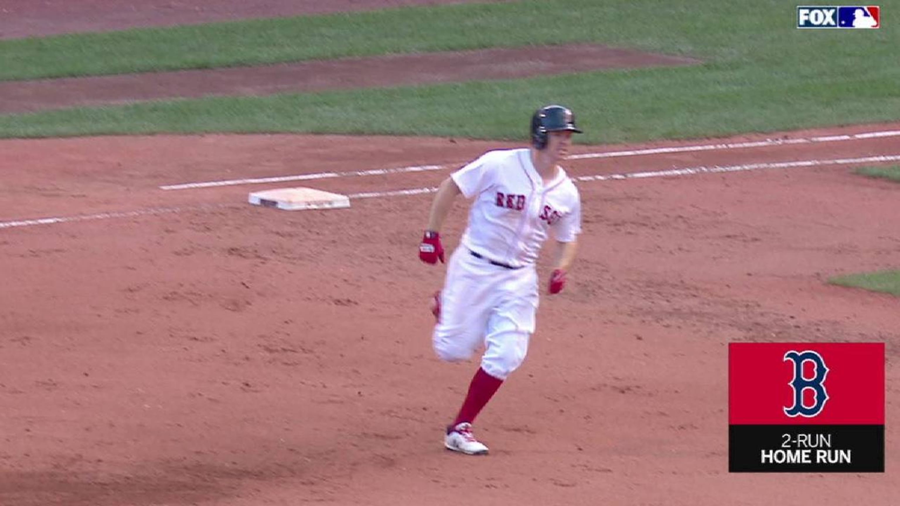 Holt's 2-run homer