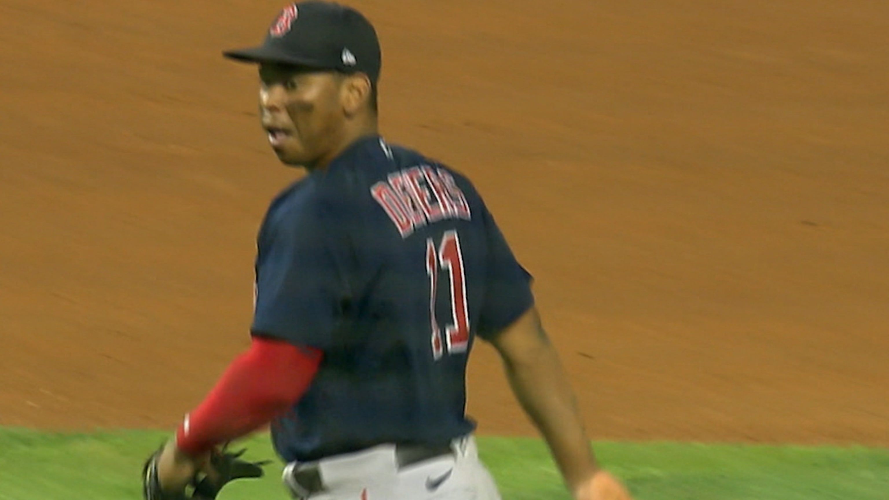 Rafael Devers' nice play ends 8th