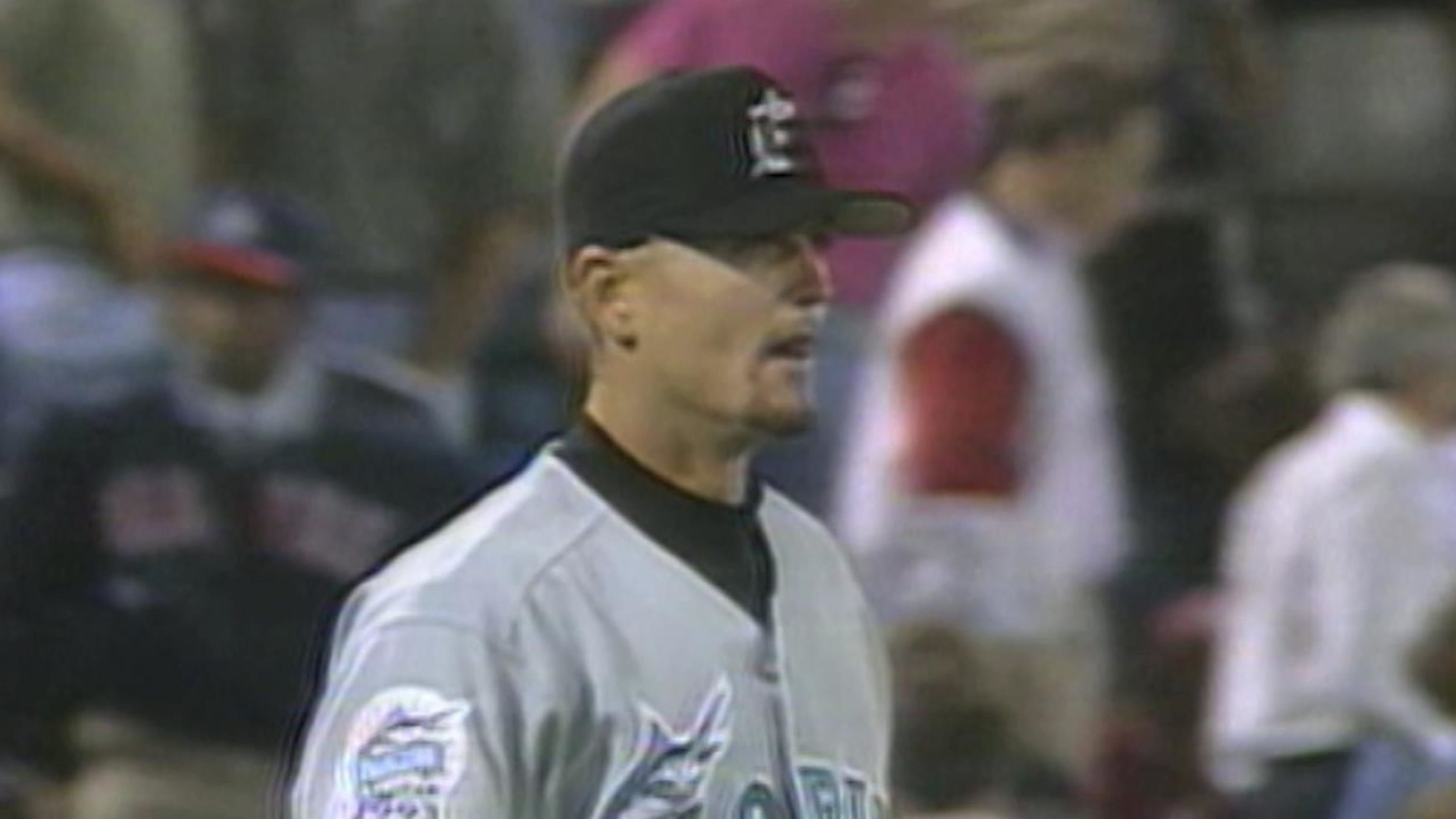 Hoffman consigue su primer rescate