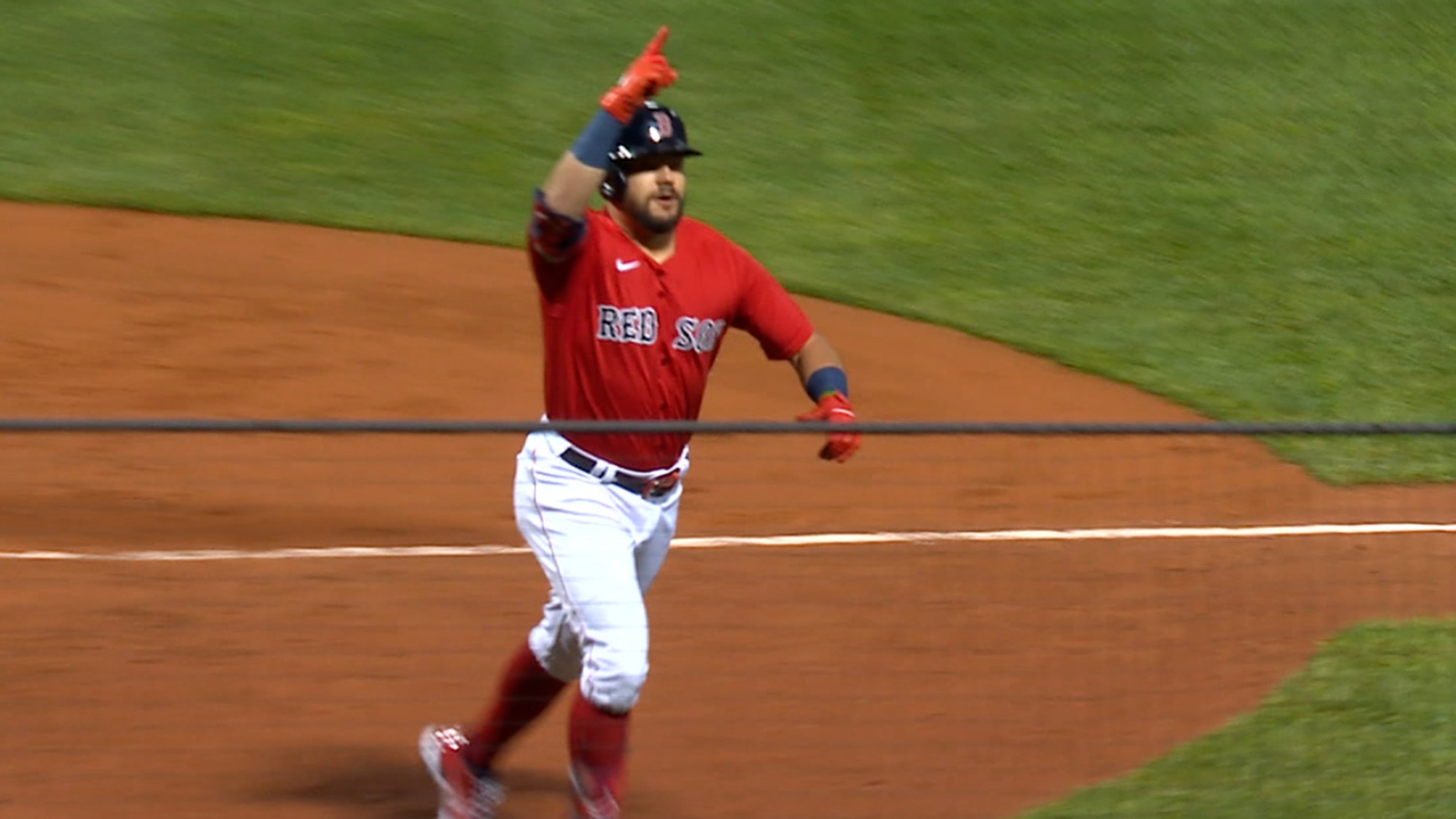 Schwarber suena HR solitario