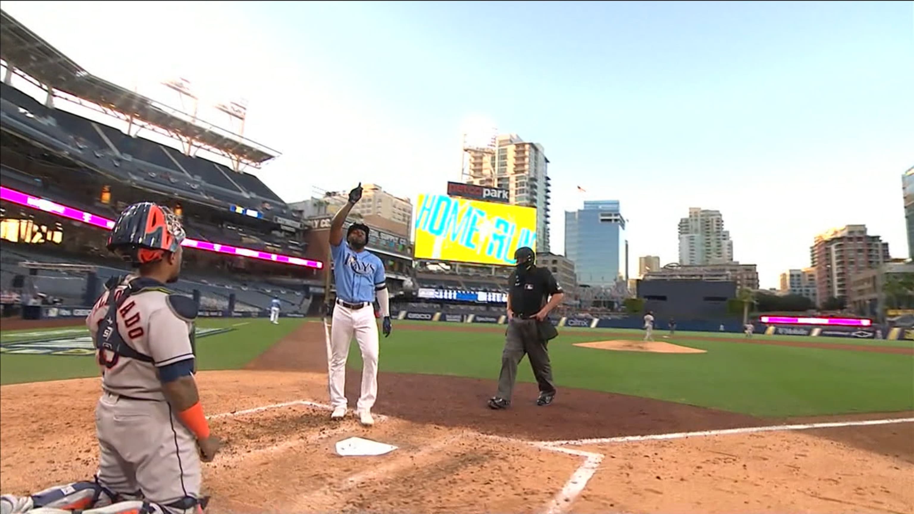 Randy Arozarena's powerful postseason home run trot