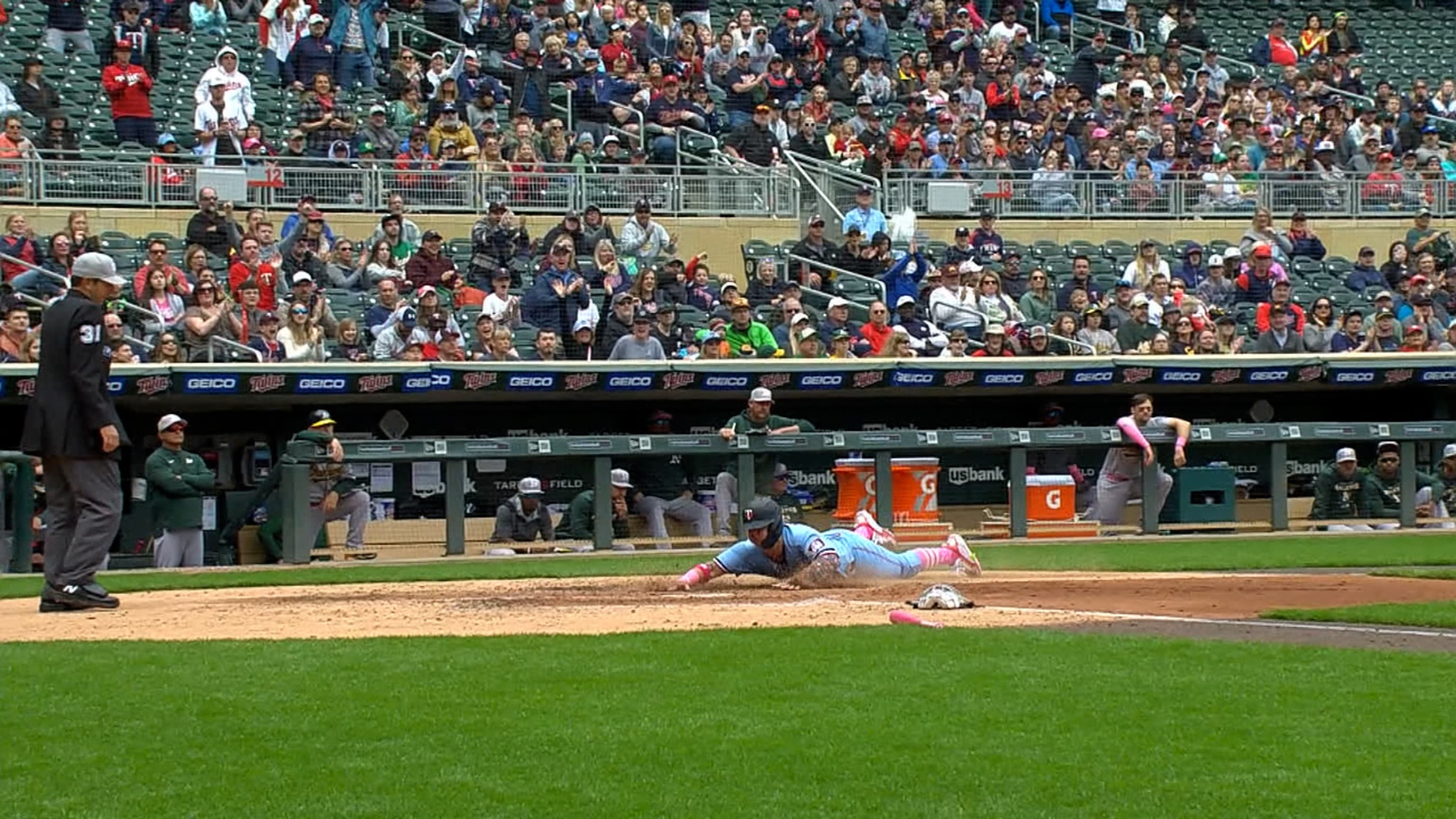 Polanco pega sencillo de 2 rayas