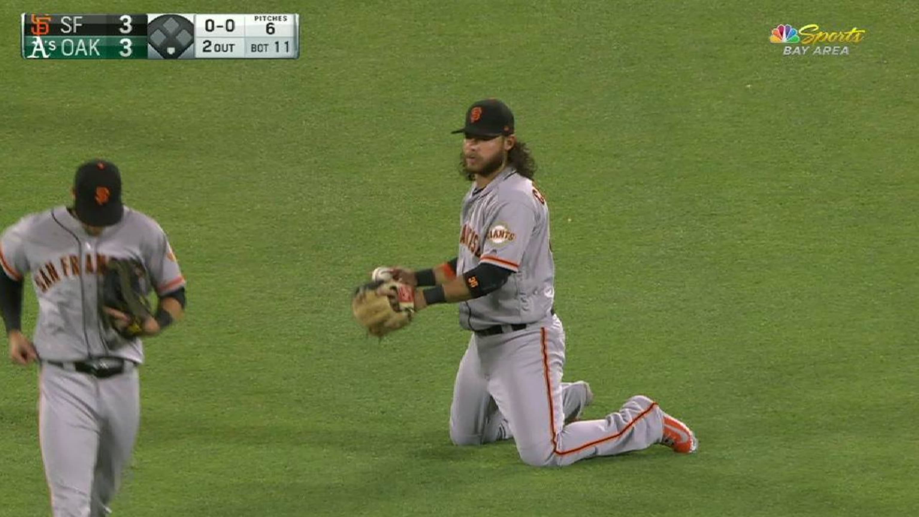 Brandon Crawford showed off his wheels and his glove with two crazy running  catches