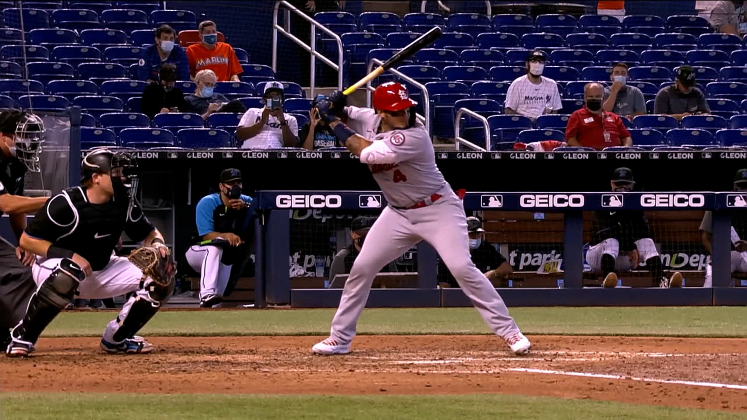 Molina suena HR de 2 rayas