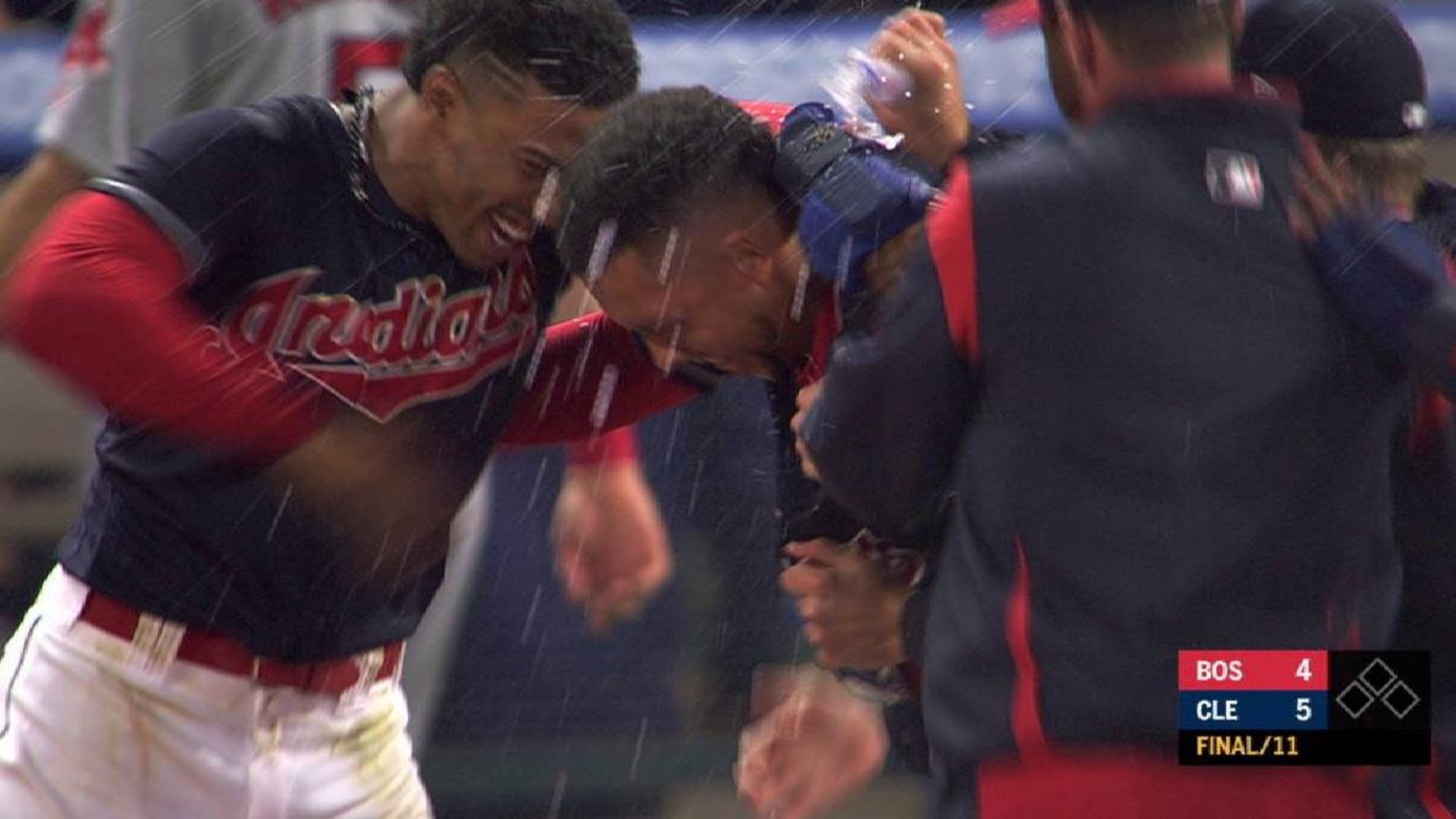 Brantley decide con imparable
