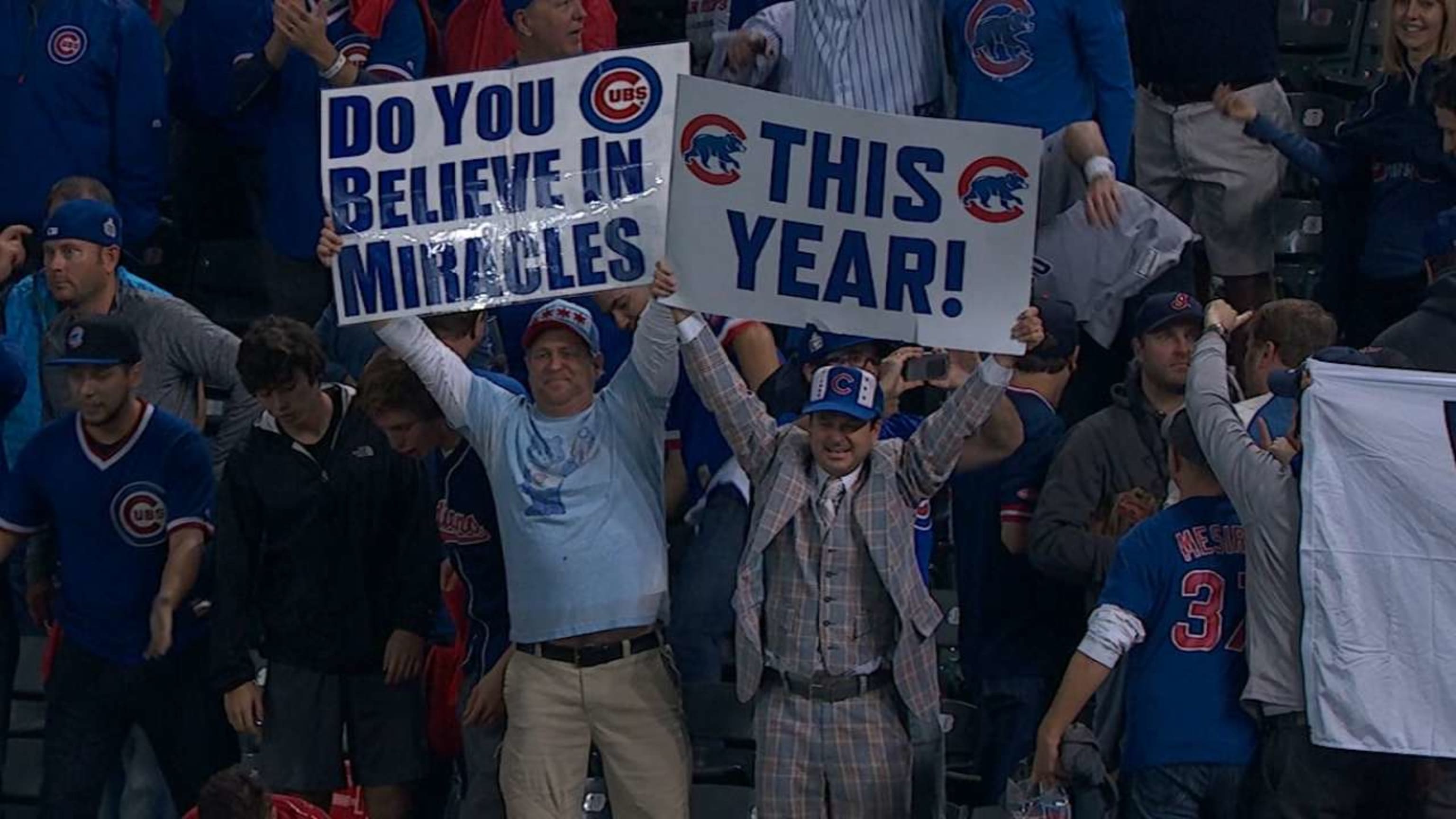Harry Caray's Hosts Chicago Cubs Playoff Rally - CBS Chicago