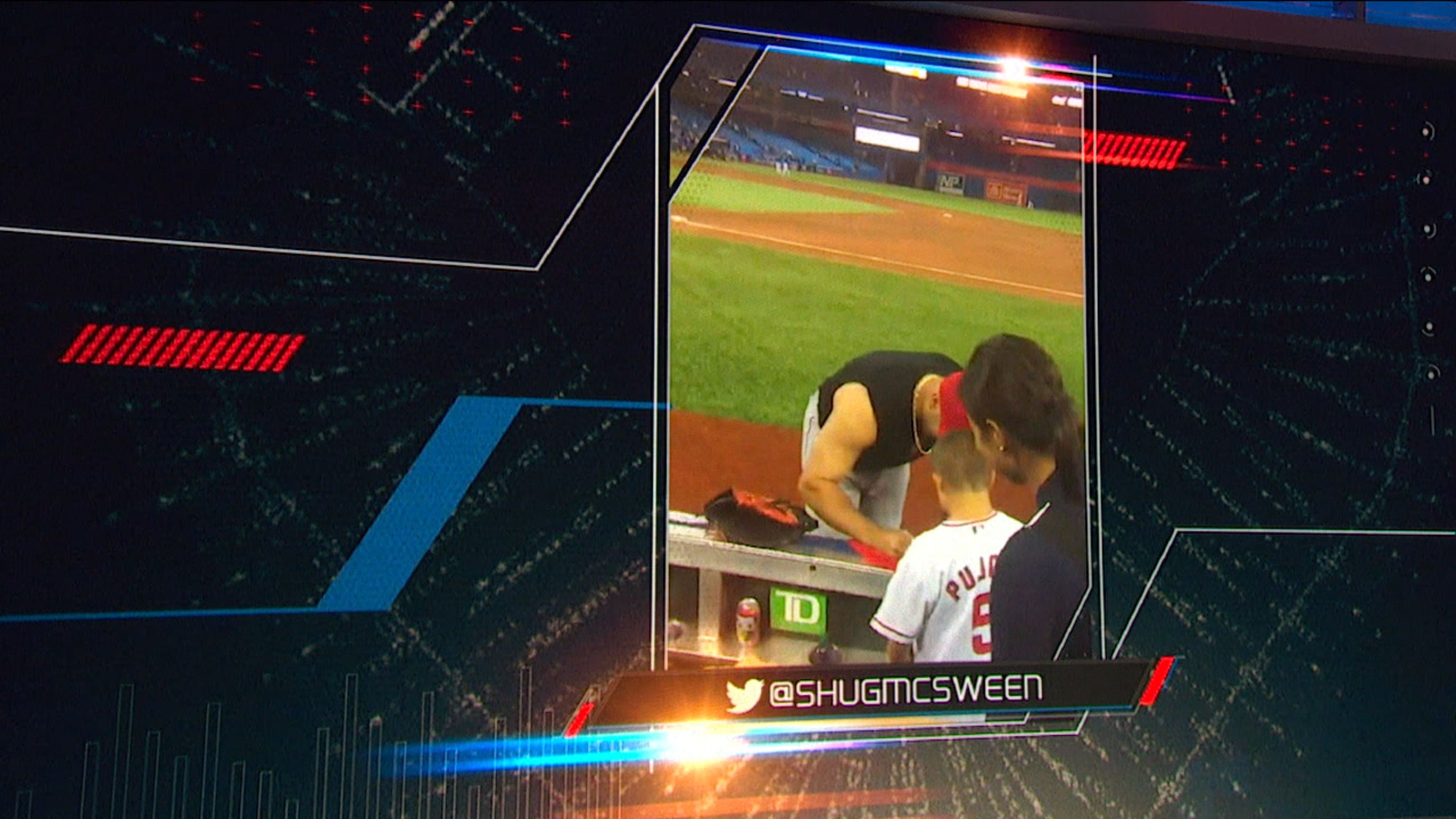 Albert Pujols gives Angles jersey to young fan after game