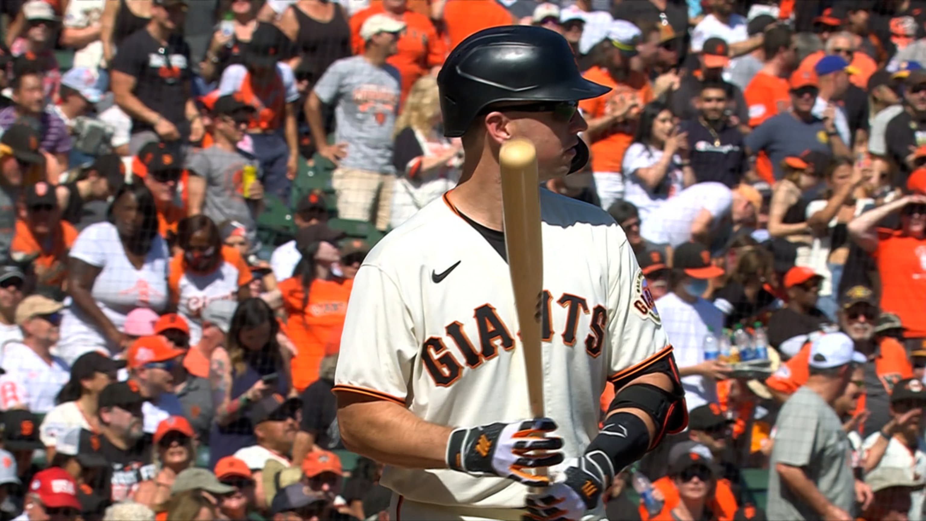 Buster Posey announces retirement