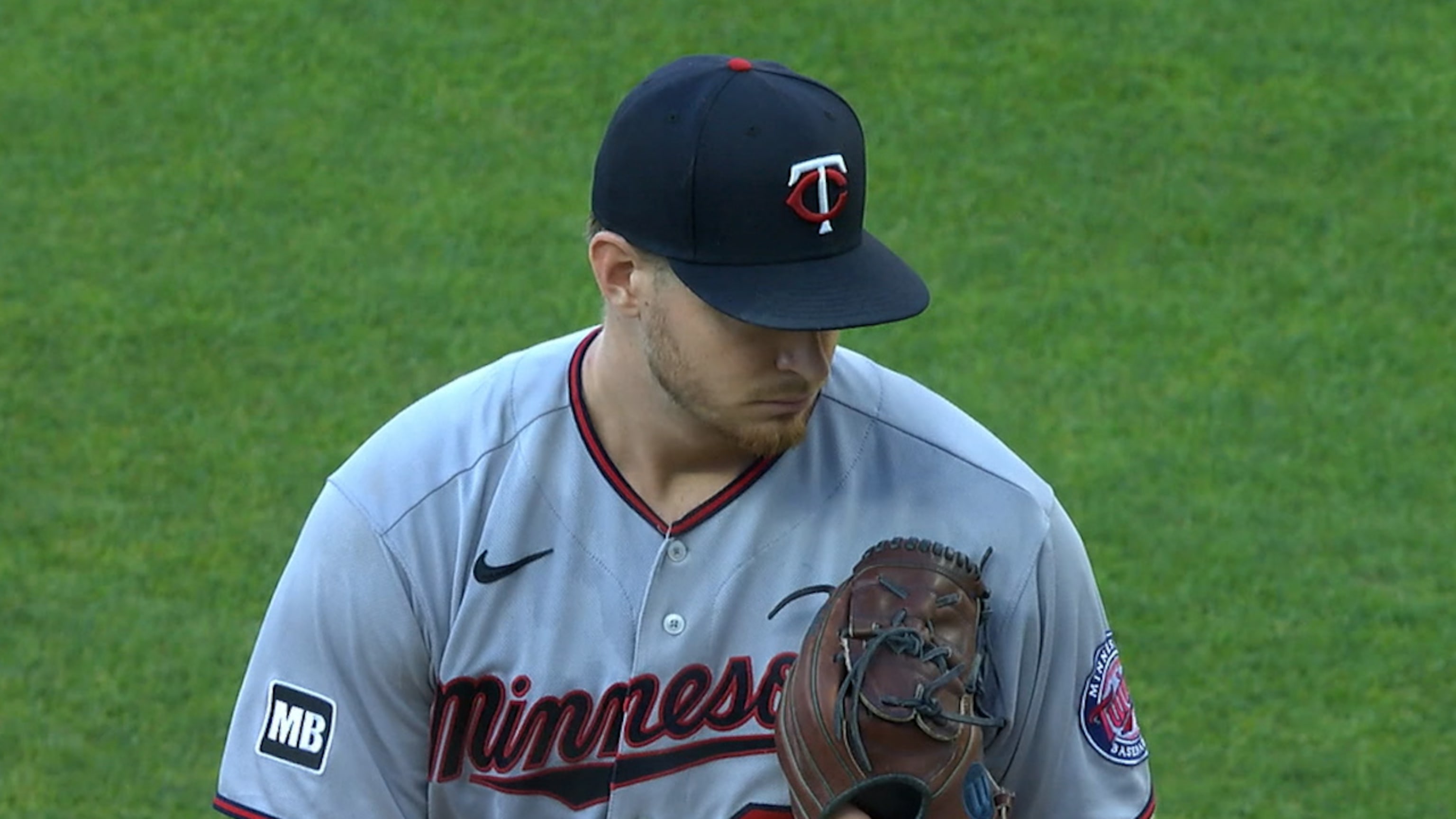 Bailey Ober suma 4 ponches