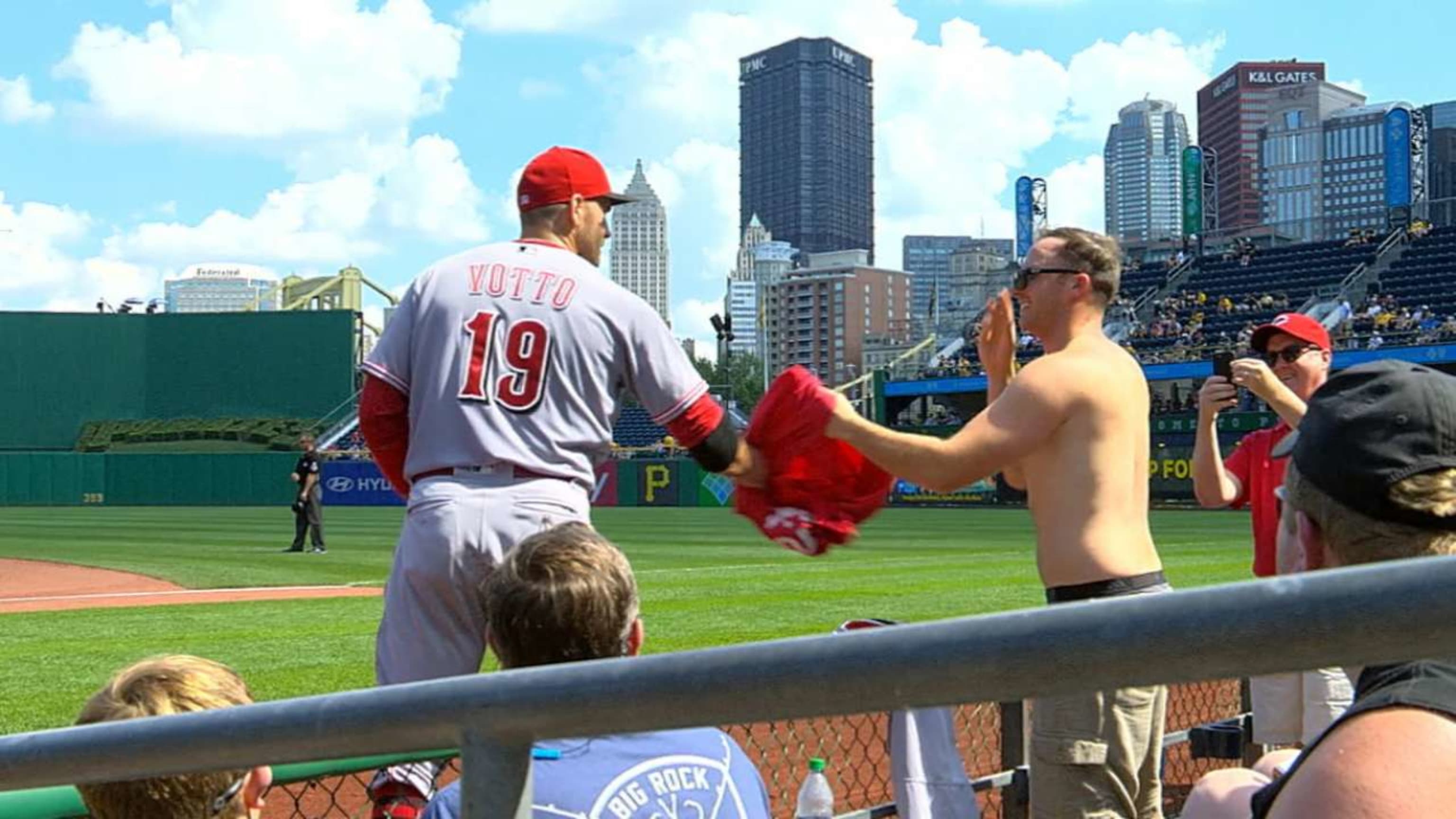 Men's Fanatics Branded Joey votto Red Cincinnati Reds 350 Home Runs T-Shirt