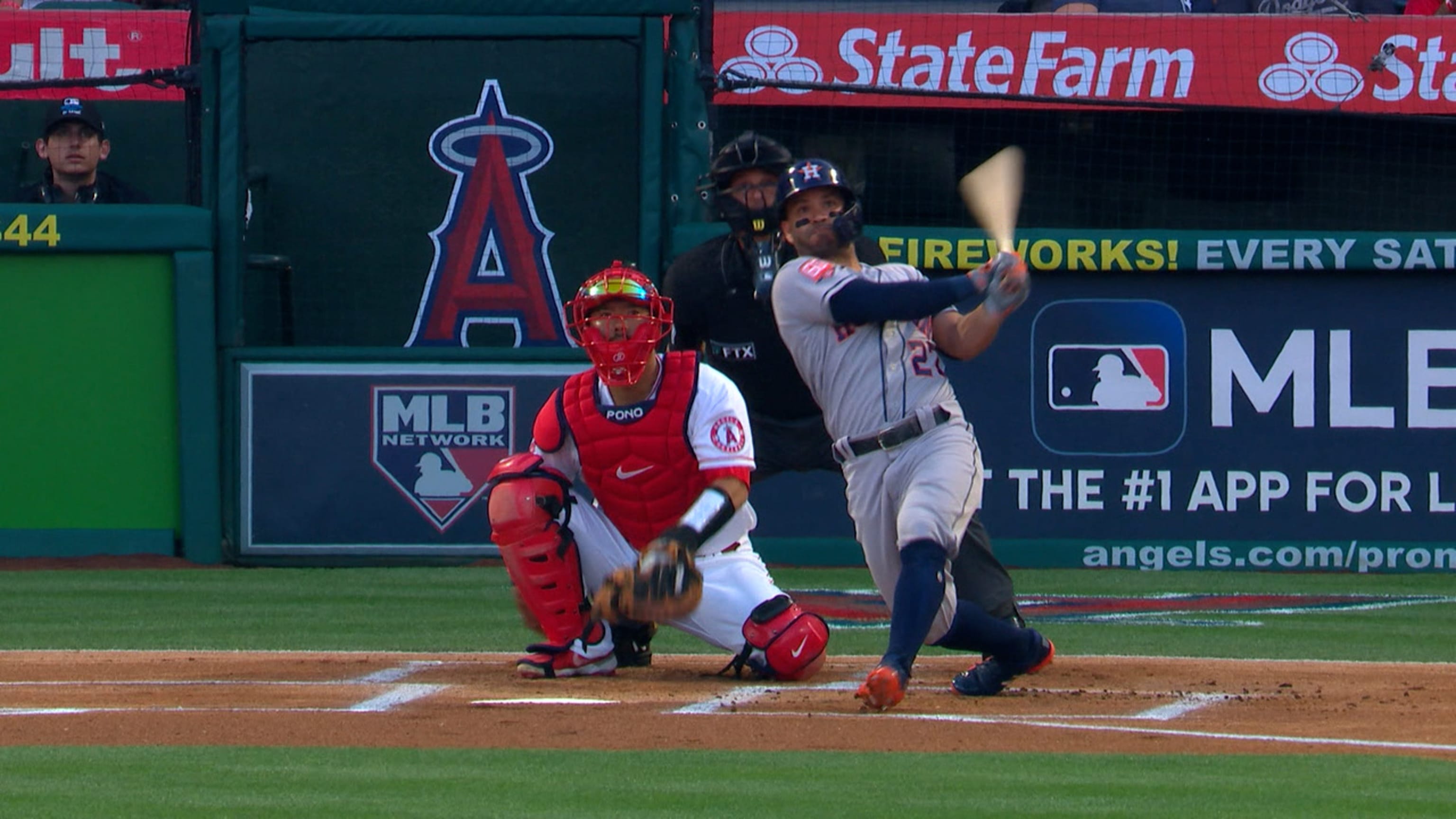 Altuve abre el juego con jonrón