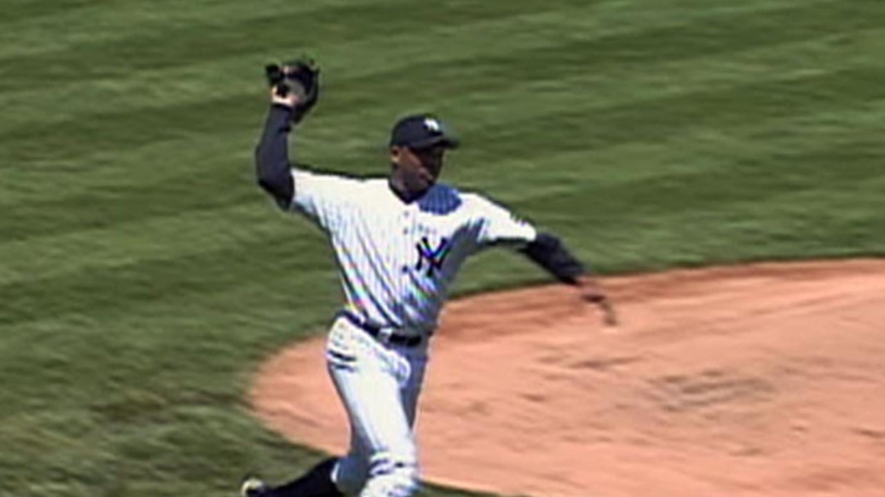 El Duque uses his glove