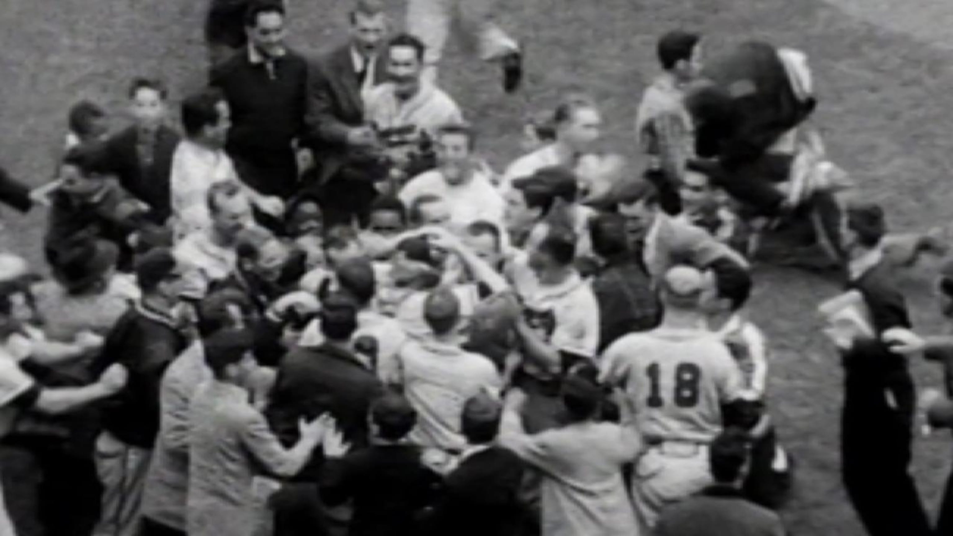 1957 World Series Program Milwaukee Braves vs Yankees Mickey Mantle Hank  Aaron