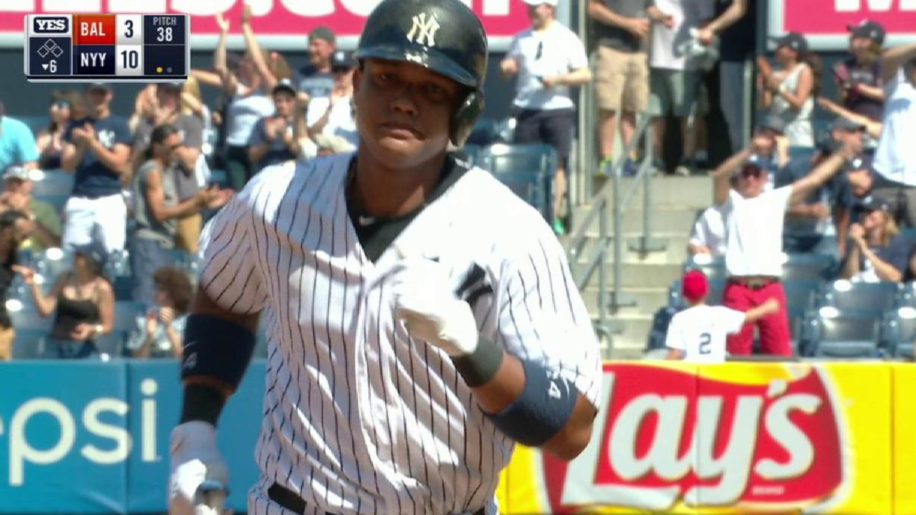 New York Yankees STARLIN CASTRO homers in the third