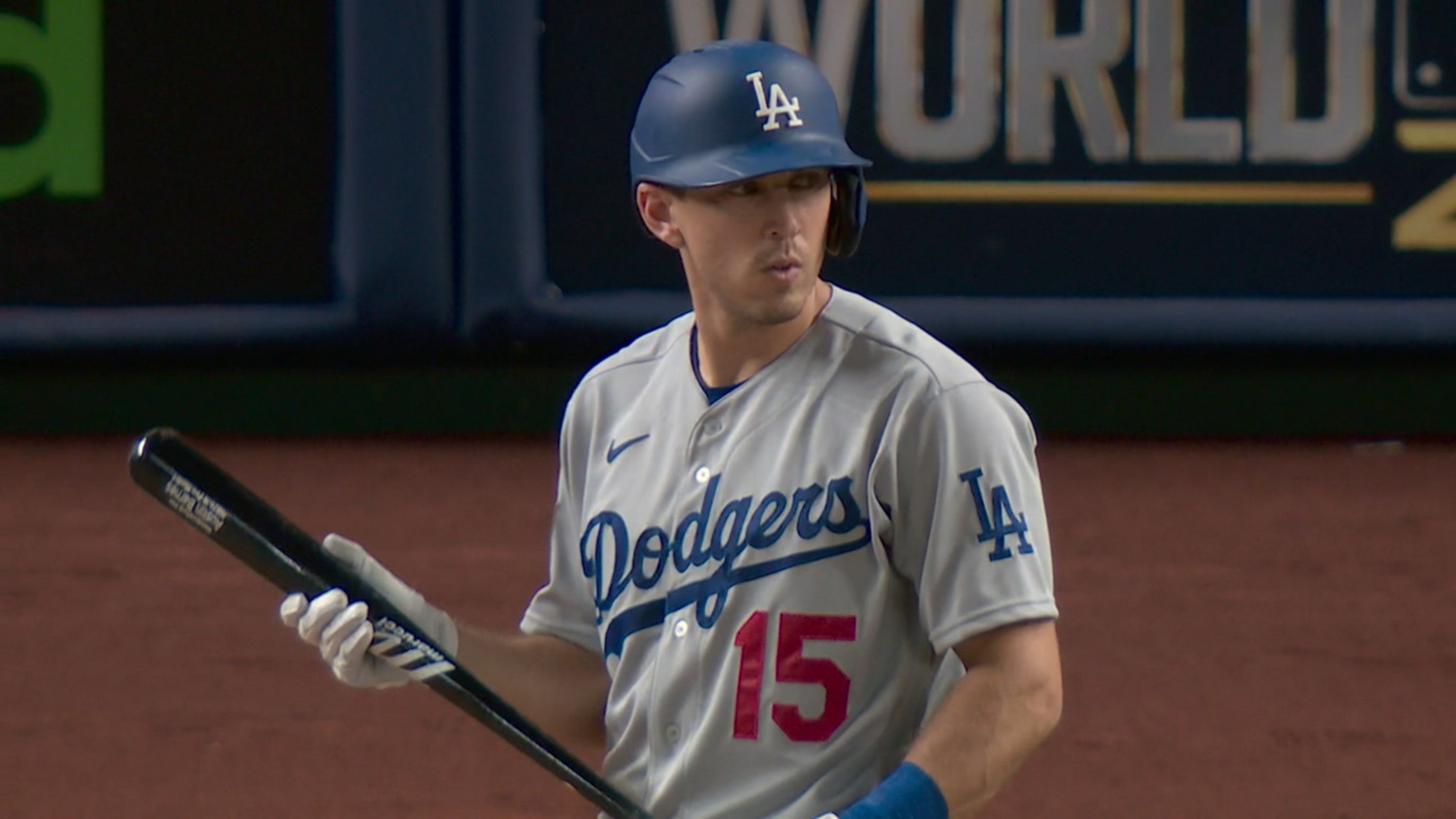  Austin Barnes empuja con toque 