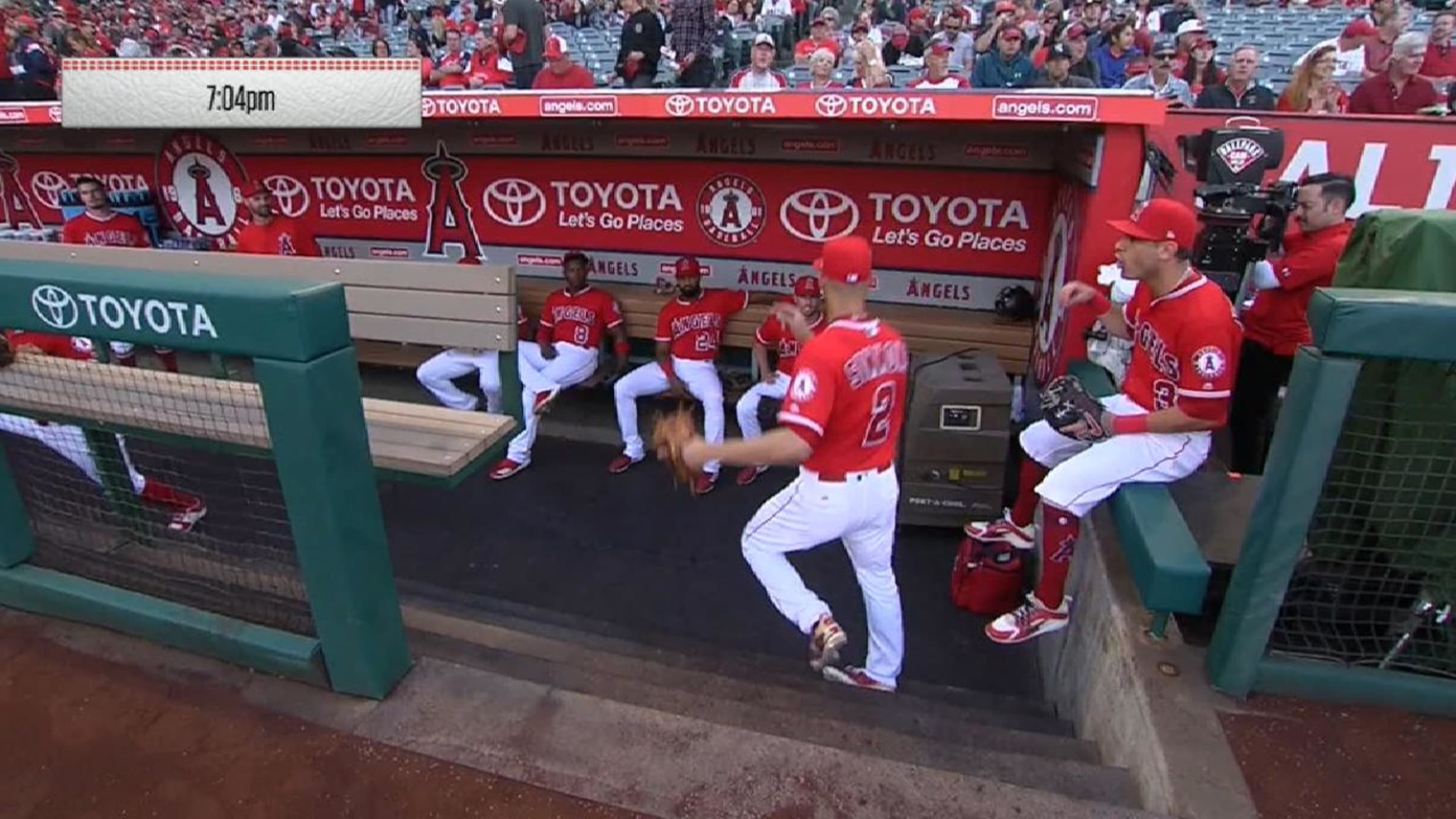 Andrelton Simmons returns from DL for Angels