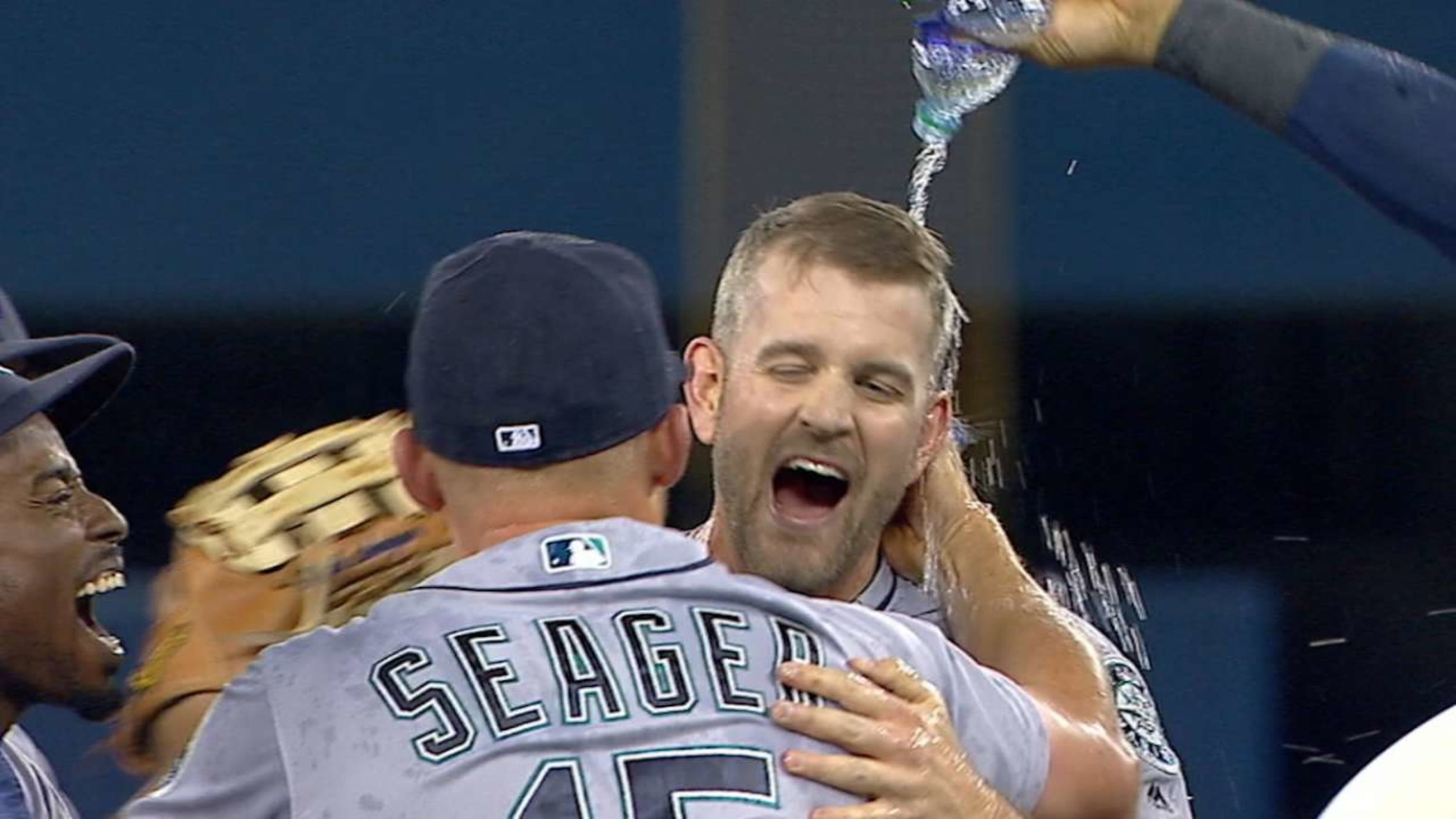 Paxton completa juego sin hits ni carreras