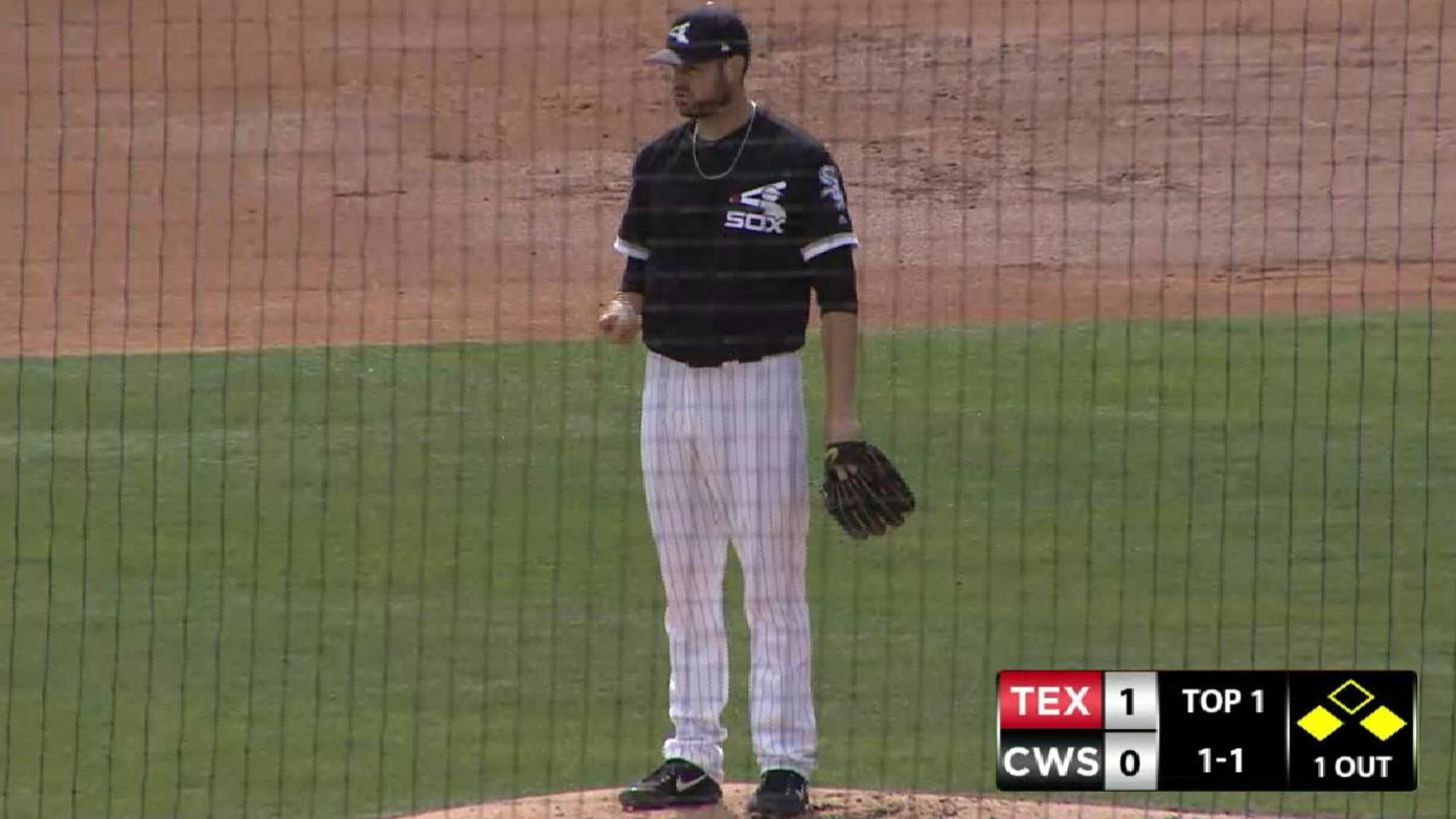 Giolito strikes out Chirinos