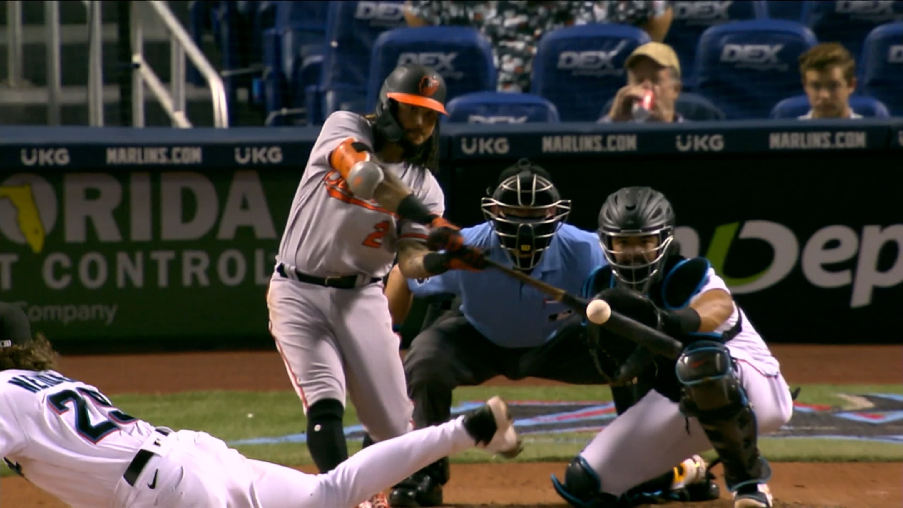 Galvis suena HR solitario