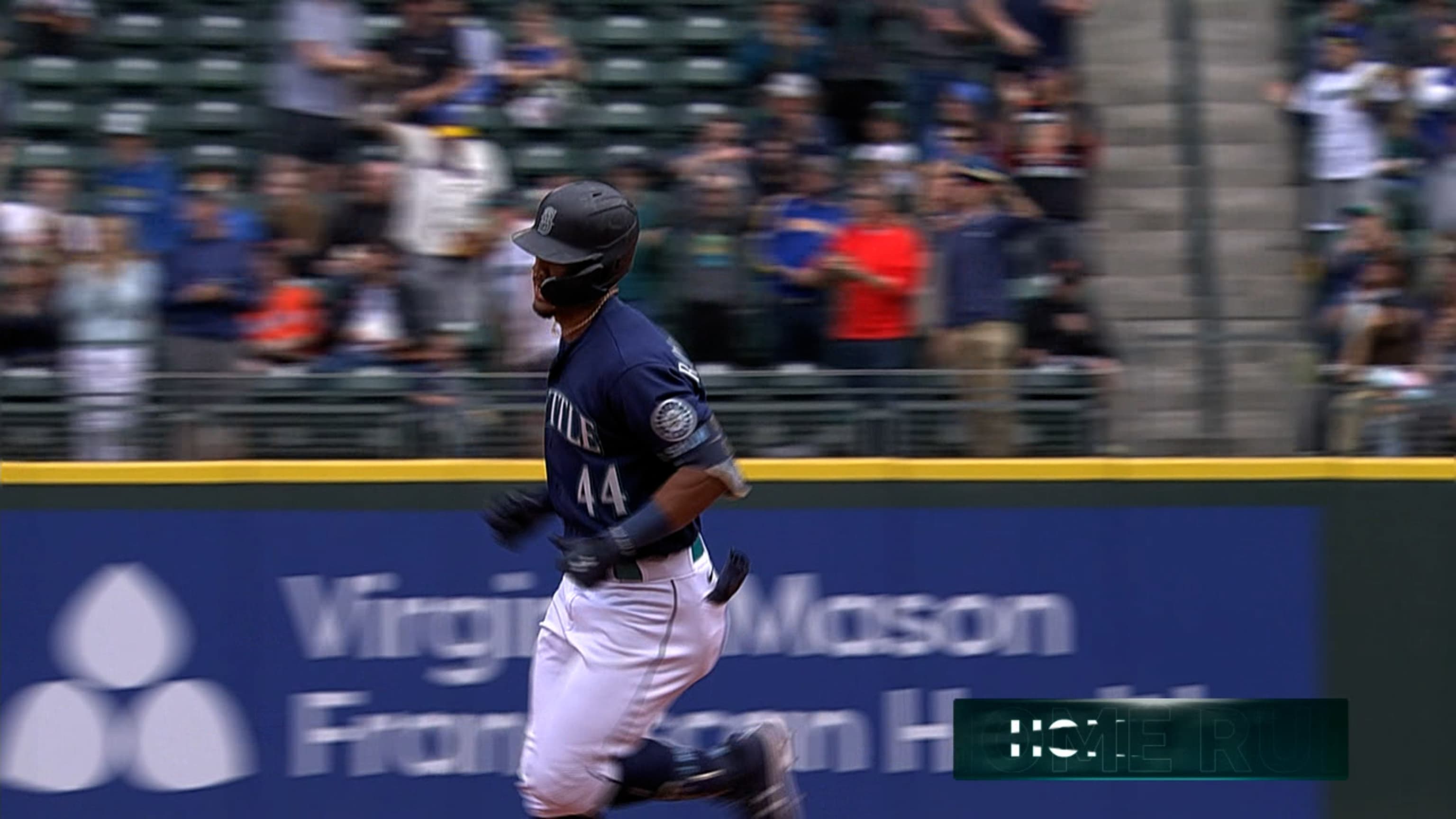 Suárez hits two-run homer as Mariners hold on for 7-6 win over