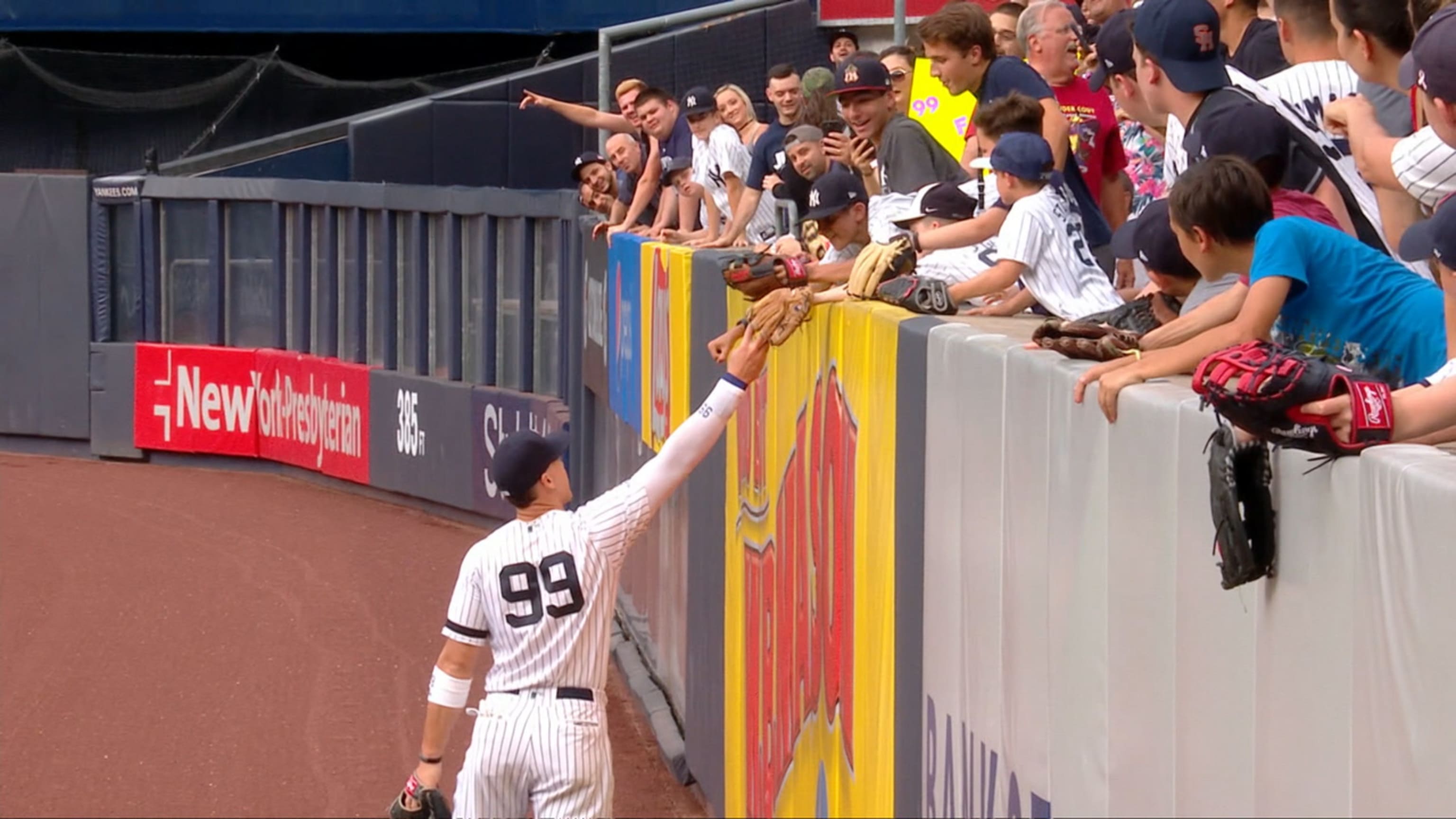 SNY - A polar plunge in Los Angeles. Pete Alonso is a 2022 All