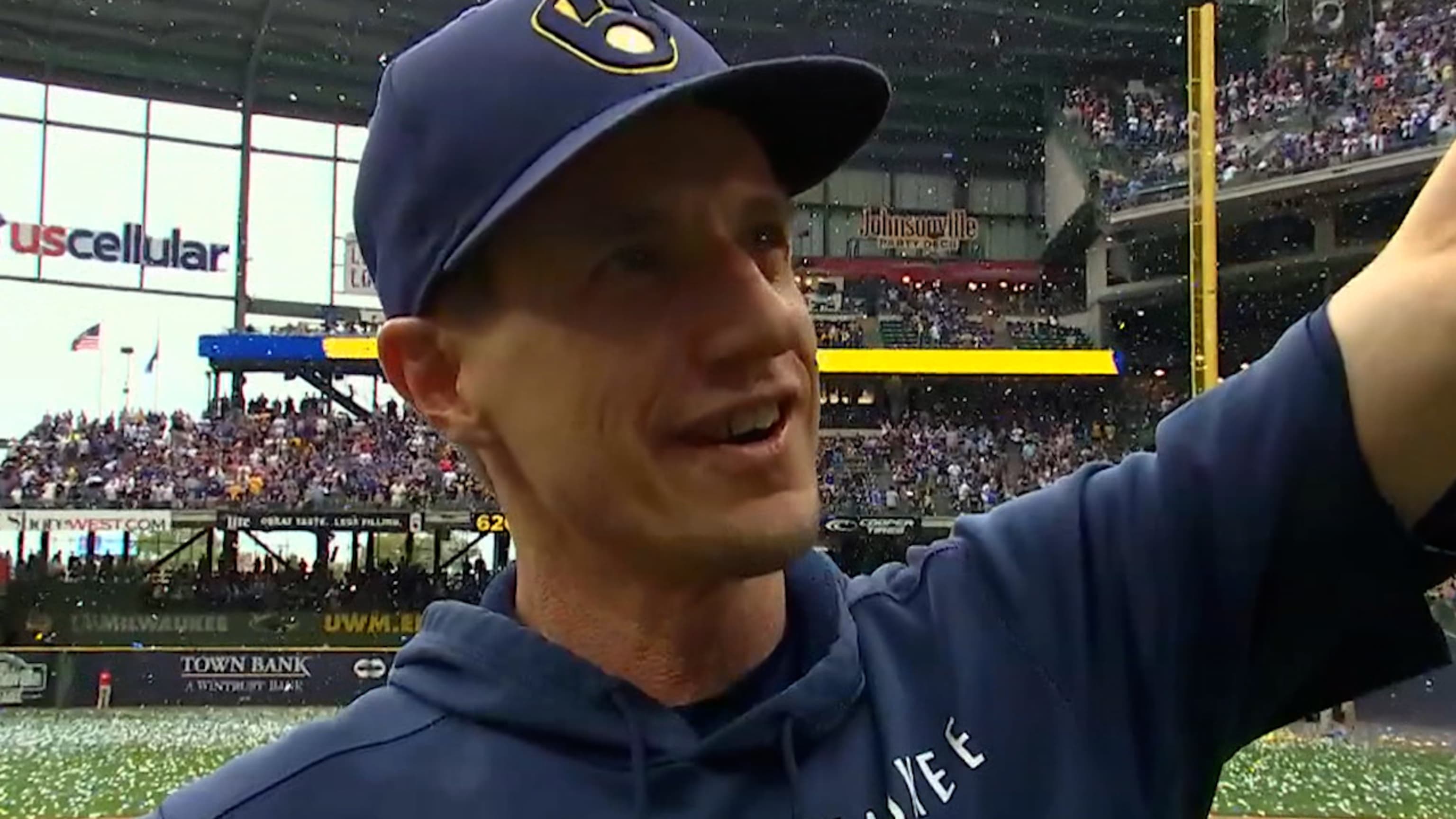 UECKER CALL: Brewers clinch NL Central crown