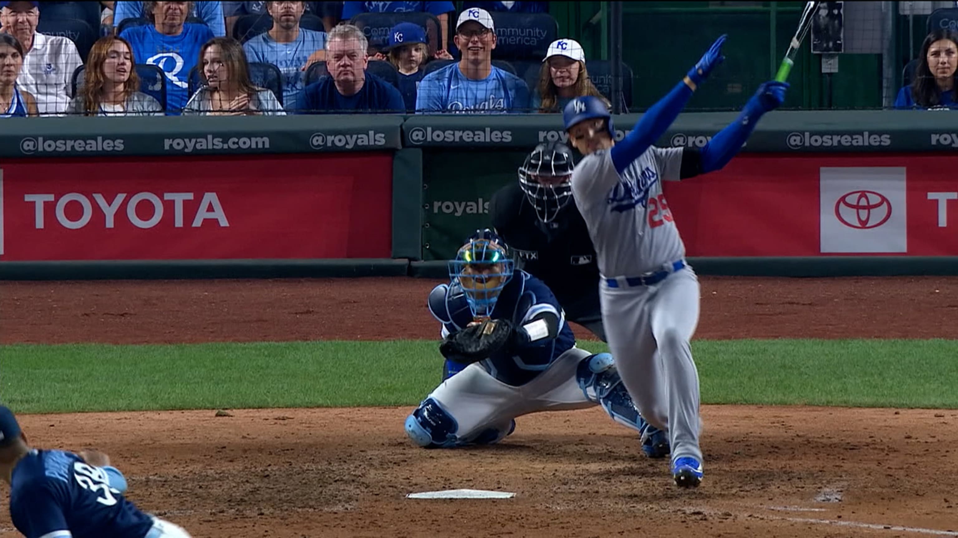 ESPN] The Dodgers extended their MLB-leading win streak to 11 games with an  8-3 win over the Royals tonight. Los Angeles has won each game by multiple  runs. The Dodgers are the