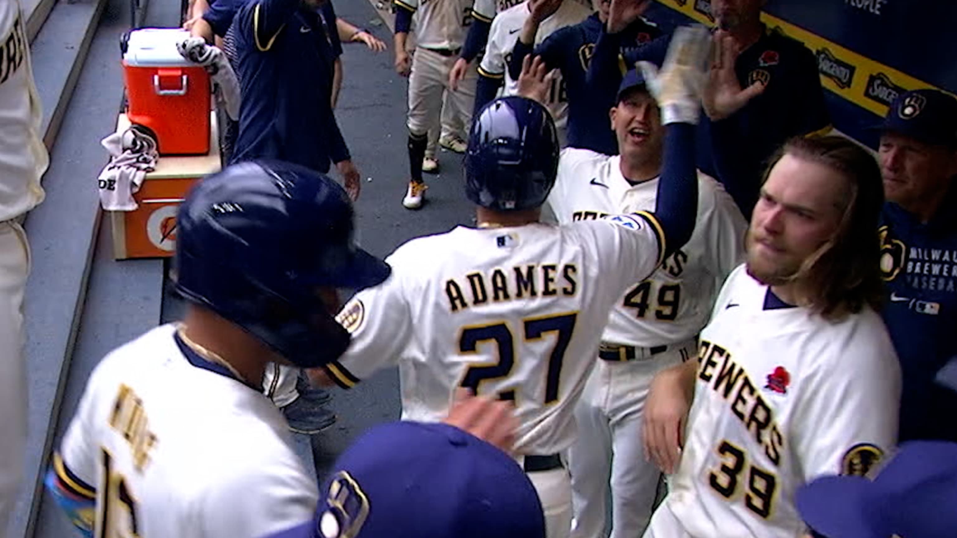 Bradley's hit in 10th gives Brewers 6-5 victory over Padres