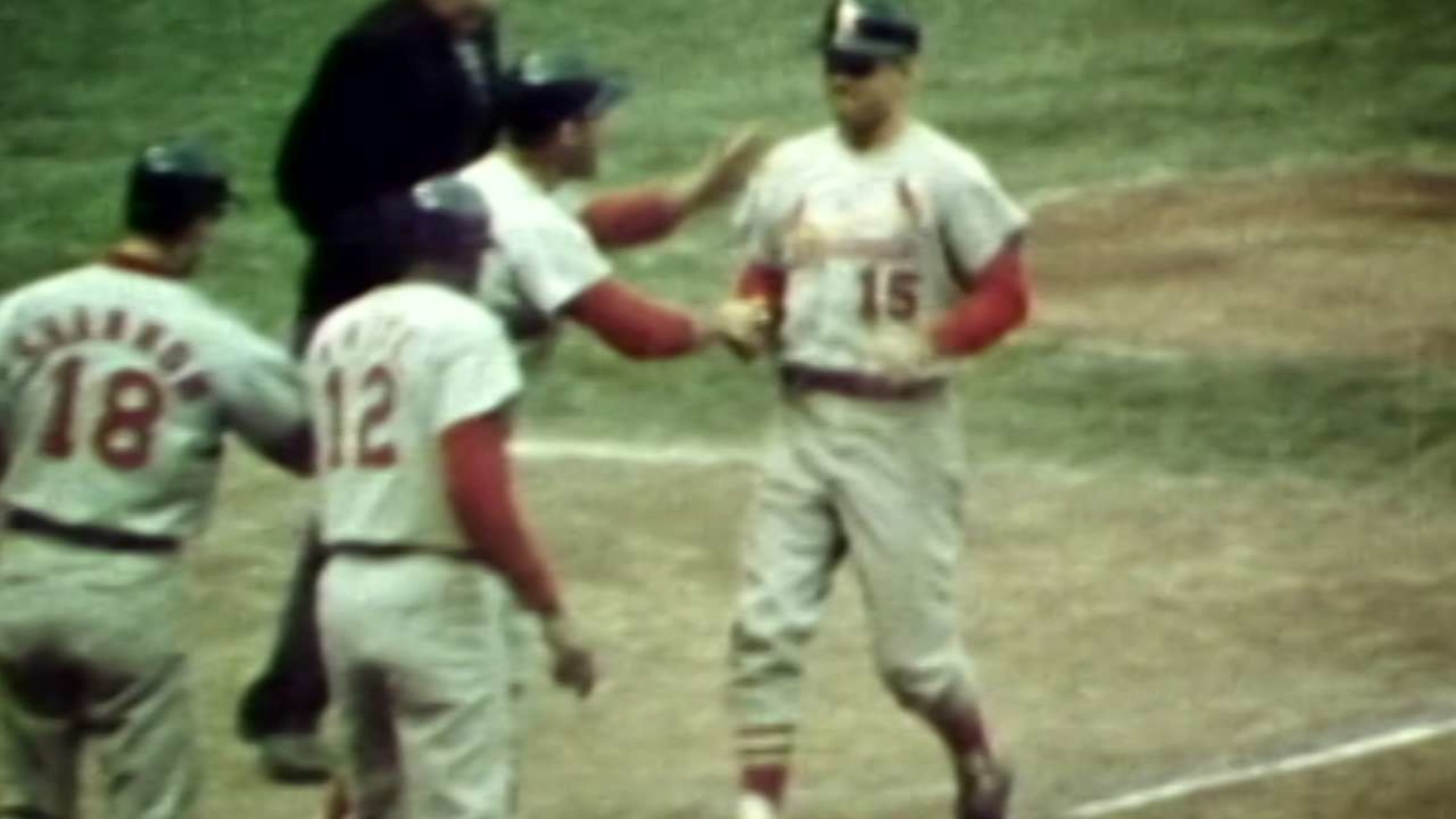 McCarver rompe empate en el 10mo