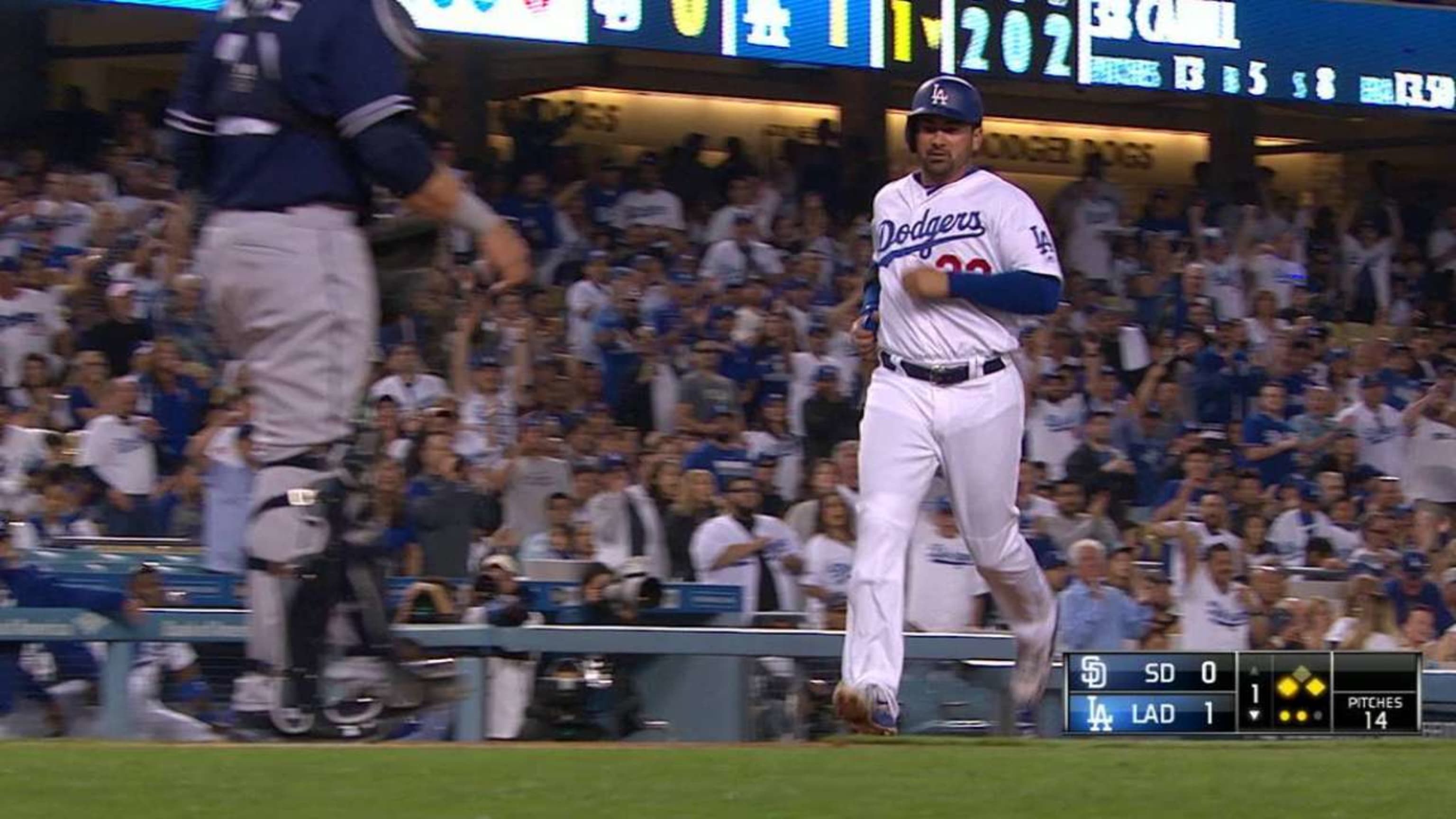 Yasiel Puig has two hits in debut as Dodgers top Padres