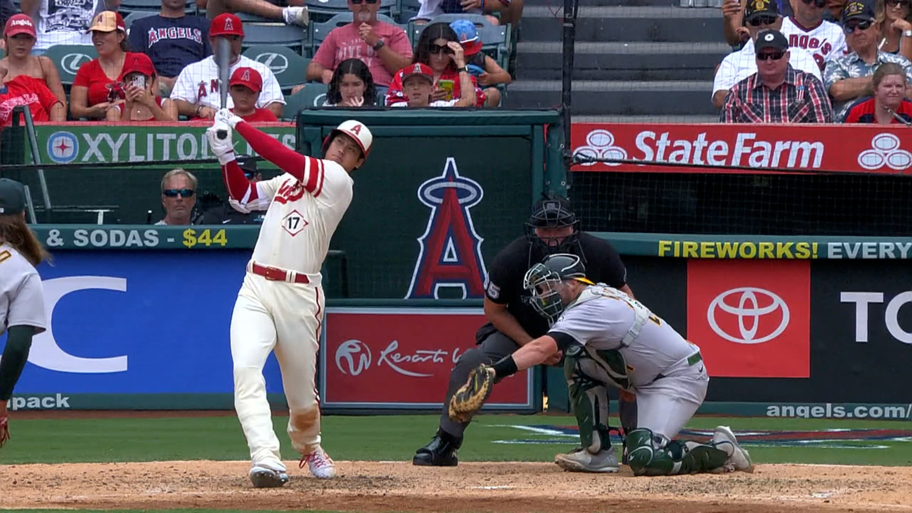 Los Angeles Angels equal inauspicious MLB record as they score 7 solo home  runs -- but still lose